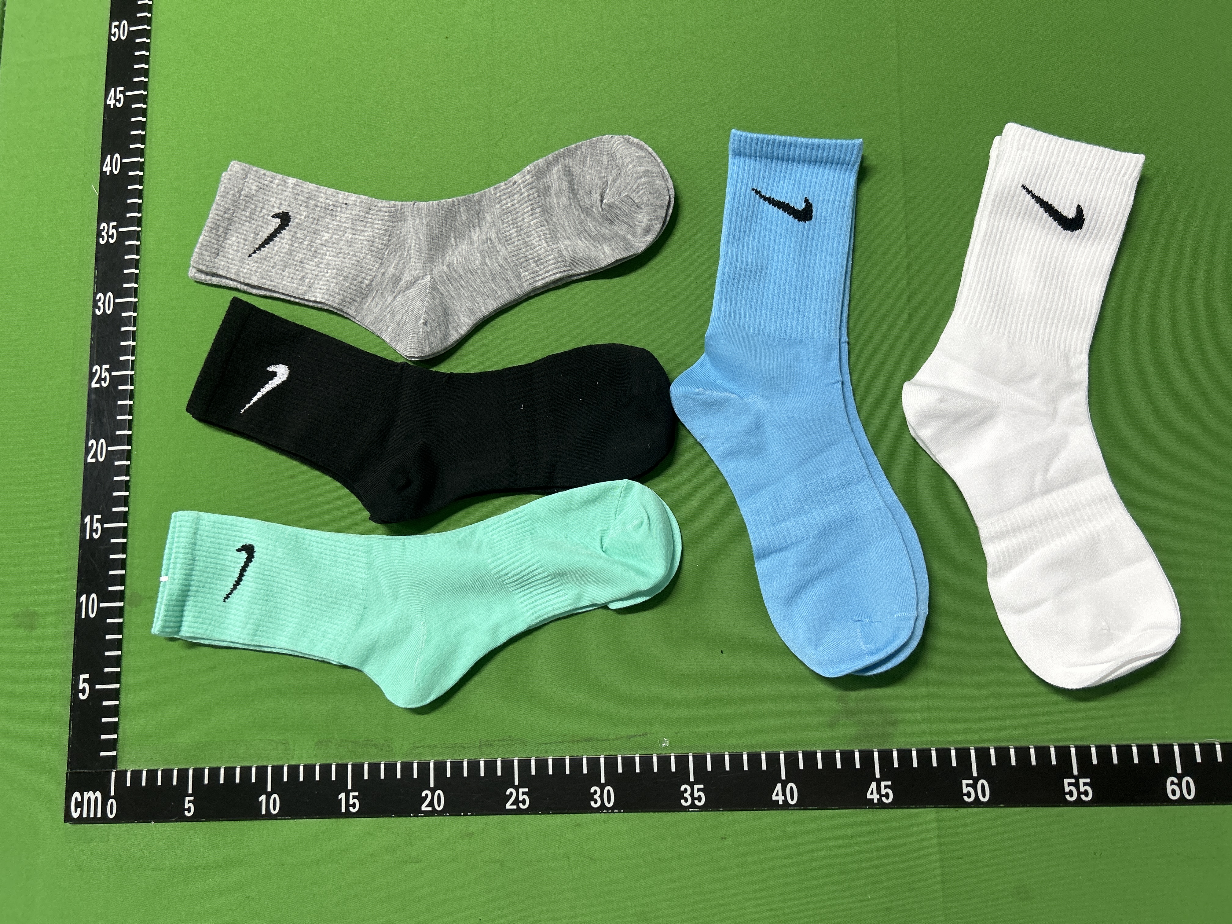 Foto QC 5 de Nike Everyday Crew Socks Black White Grey