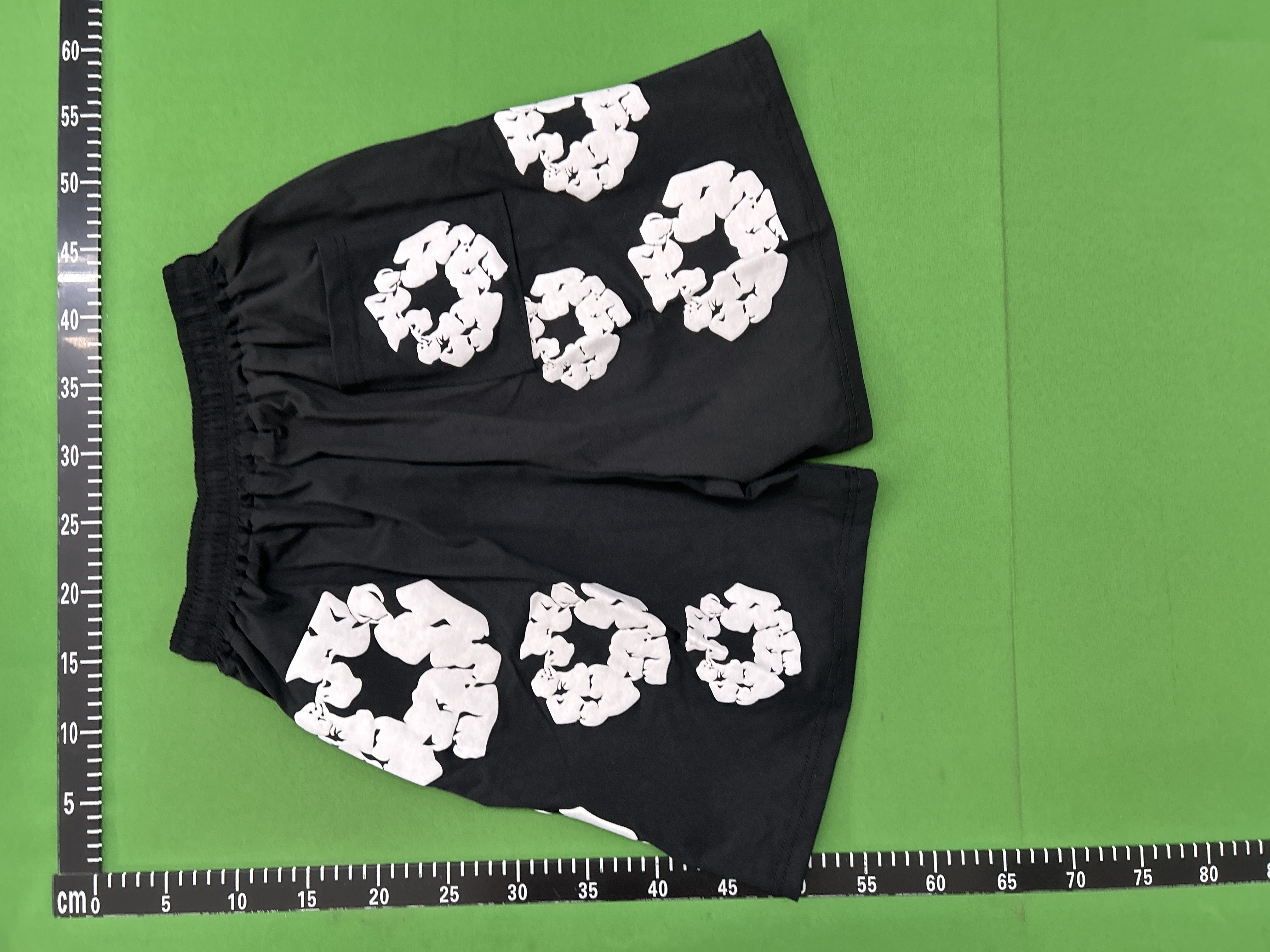 Foto QC 3 de Denim Tears The Cotton Wreath Sweat Shorts Pink
