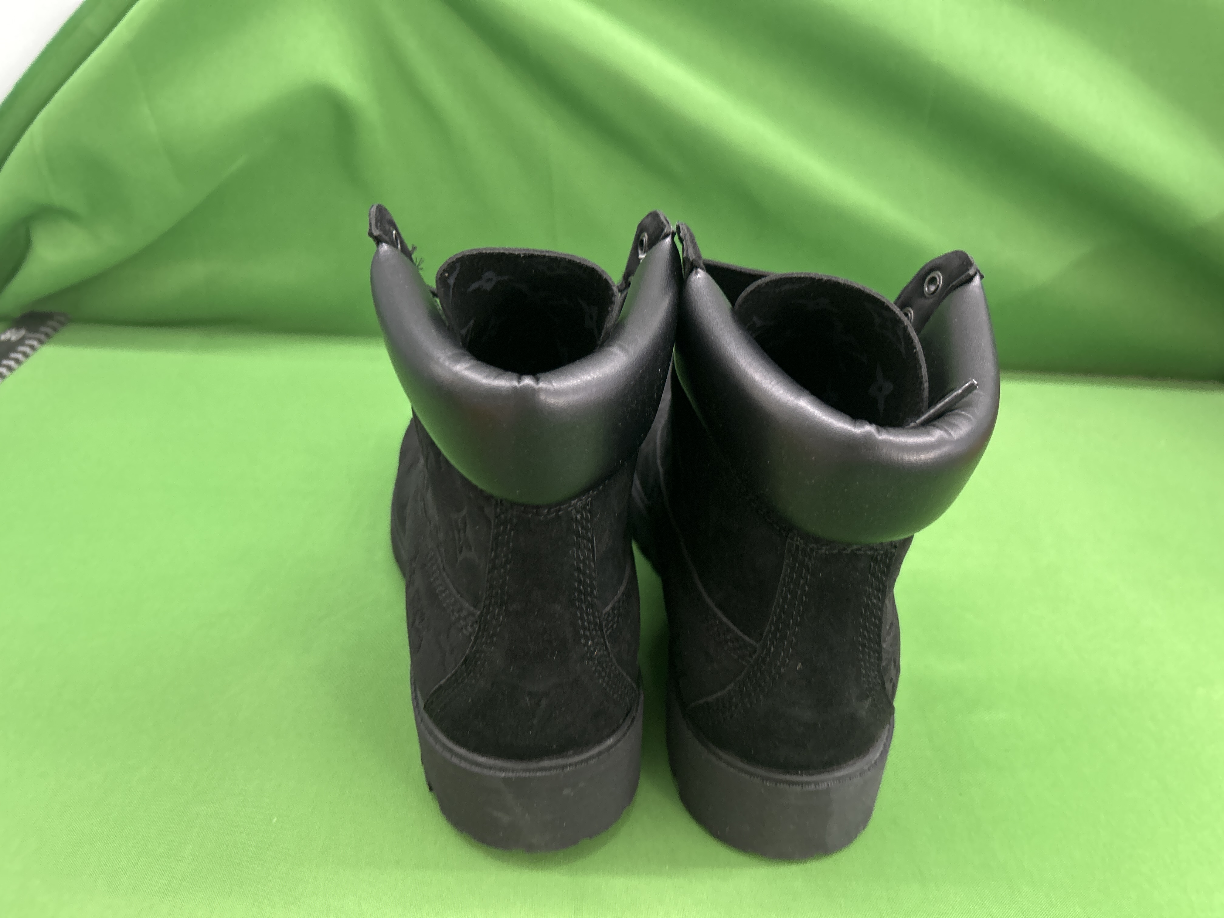 Foto QC 2 de Louis Vuitton Timberland 6-Inch Ankle Boot Nubuck Monogram Black AAP-1