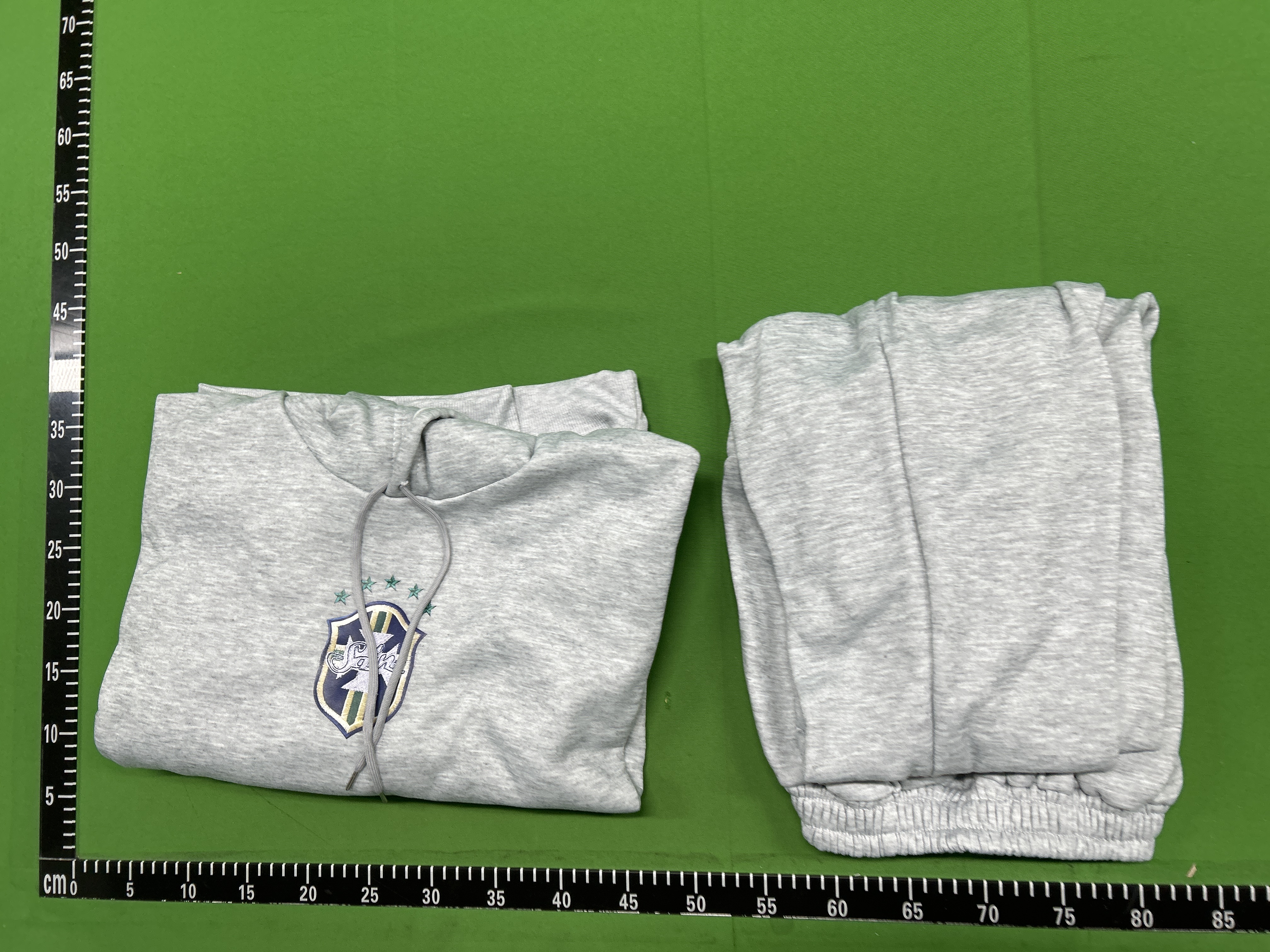 Foto QC 7 de Other Hoodie Brazil Crest Logo Light Grey