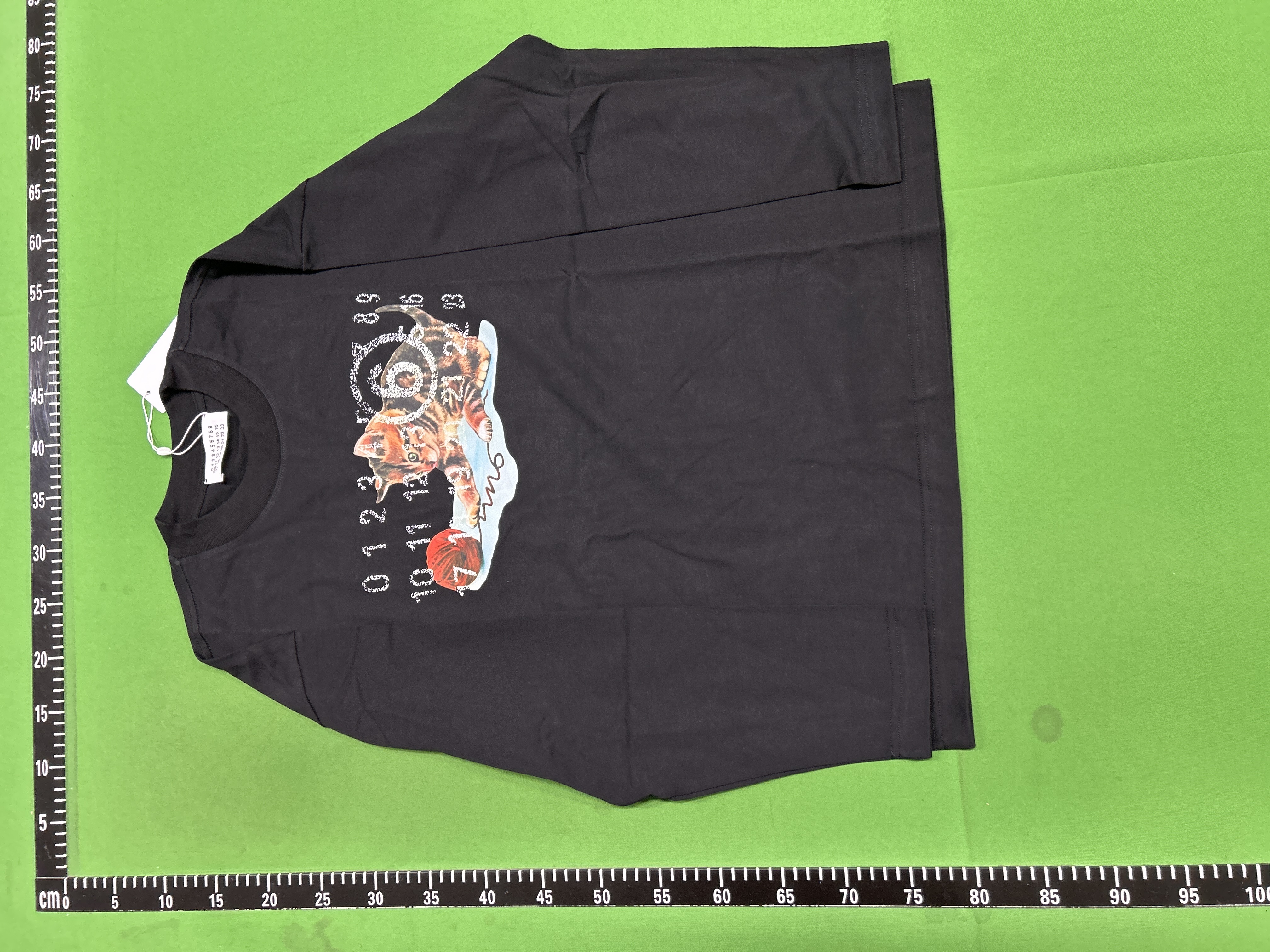 Foto QC 6 de Maison Margiela Galaxy 8-Ball Earth Graphic Long-Sleeve T-shirt Black