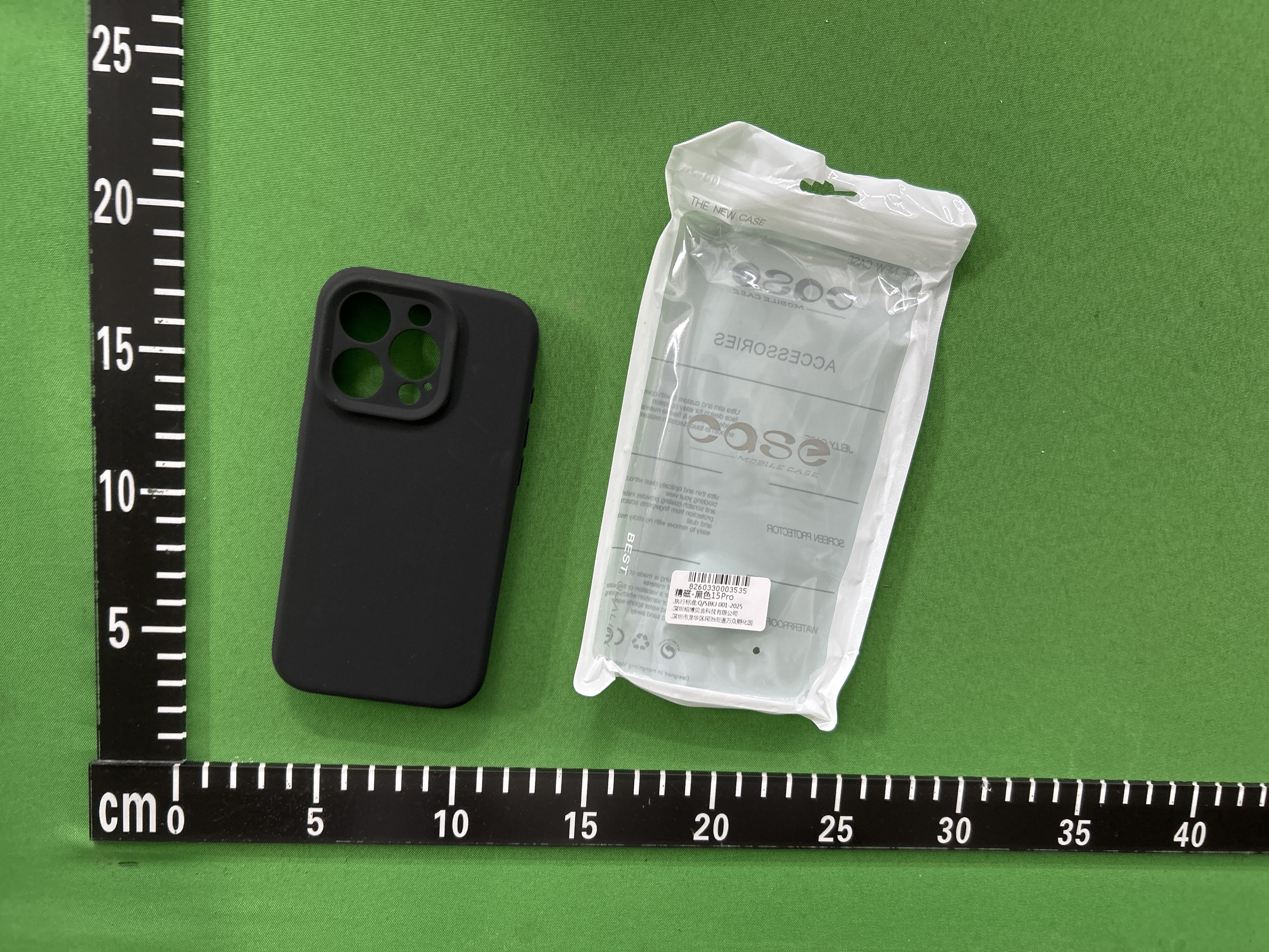 Foto QC 4 de Stone Island Logo Print Case for iPhone 15 Pro Max Black