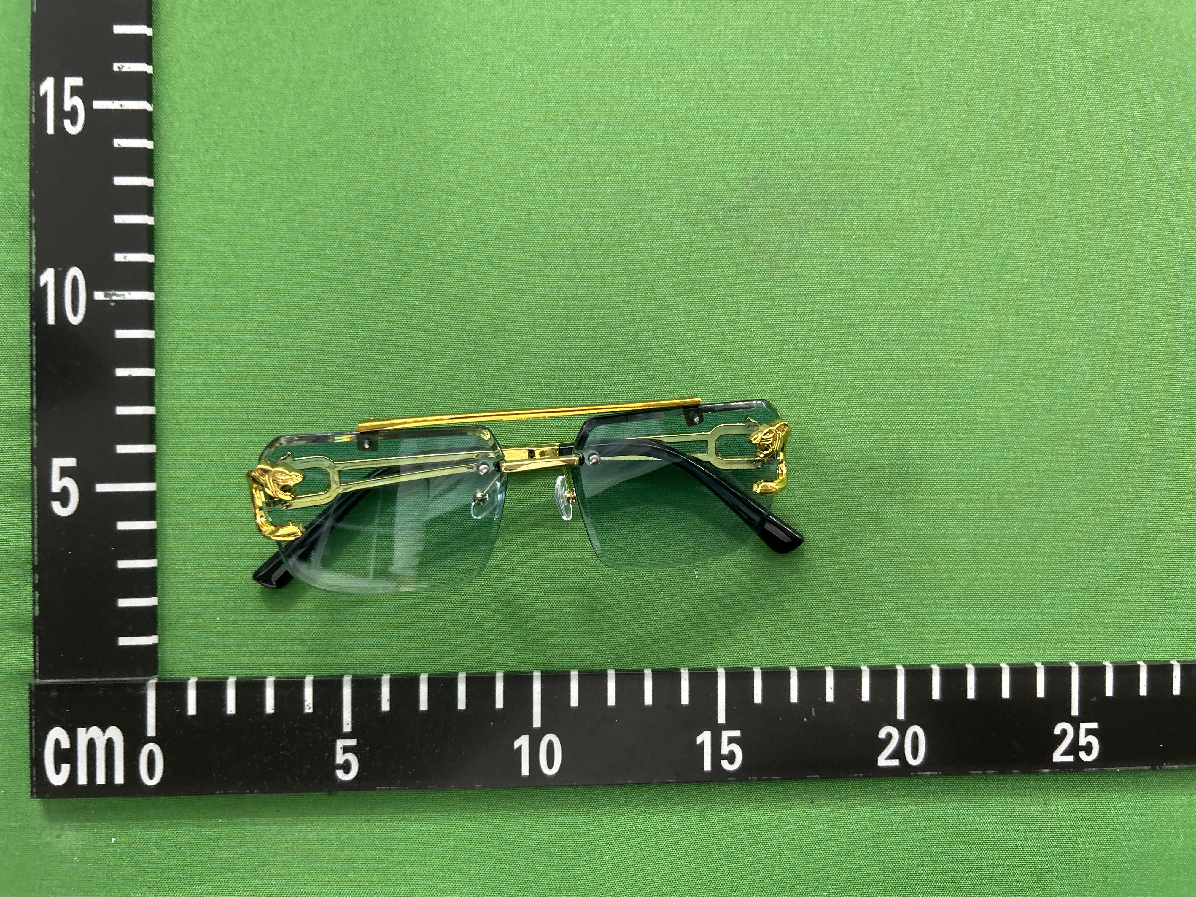 Foto QC 3 de Cartier Panthère de Cartier Rimless Rectangle Metal Sunglasses Gold Pink (CT0065S)
