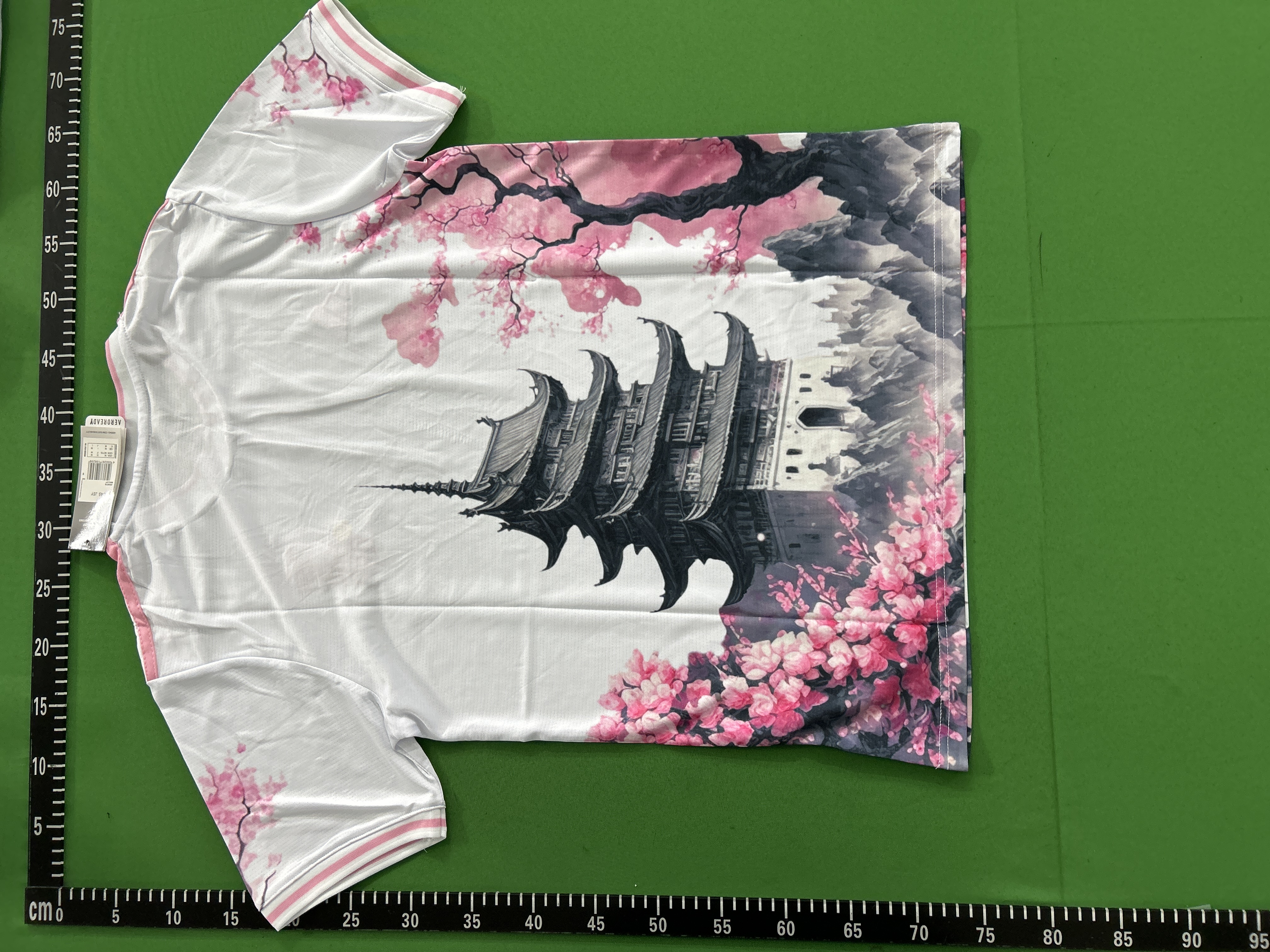 Foto QC 4 de adidas x Spain 2024 Madrid Cityscape Graphic Jersey Pink Multicolor