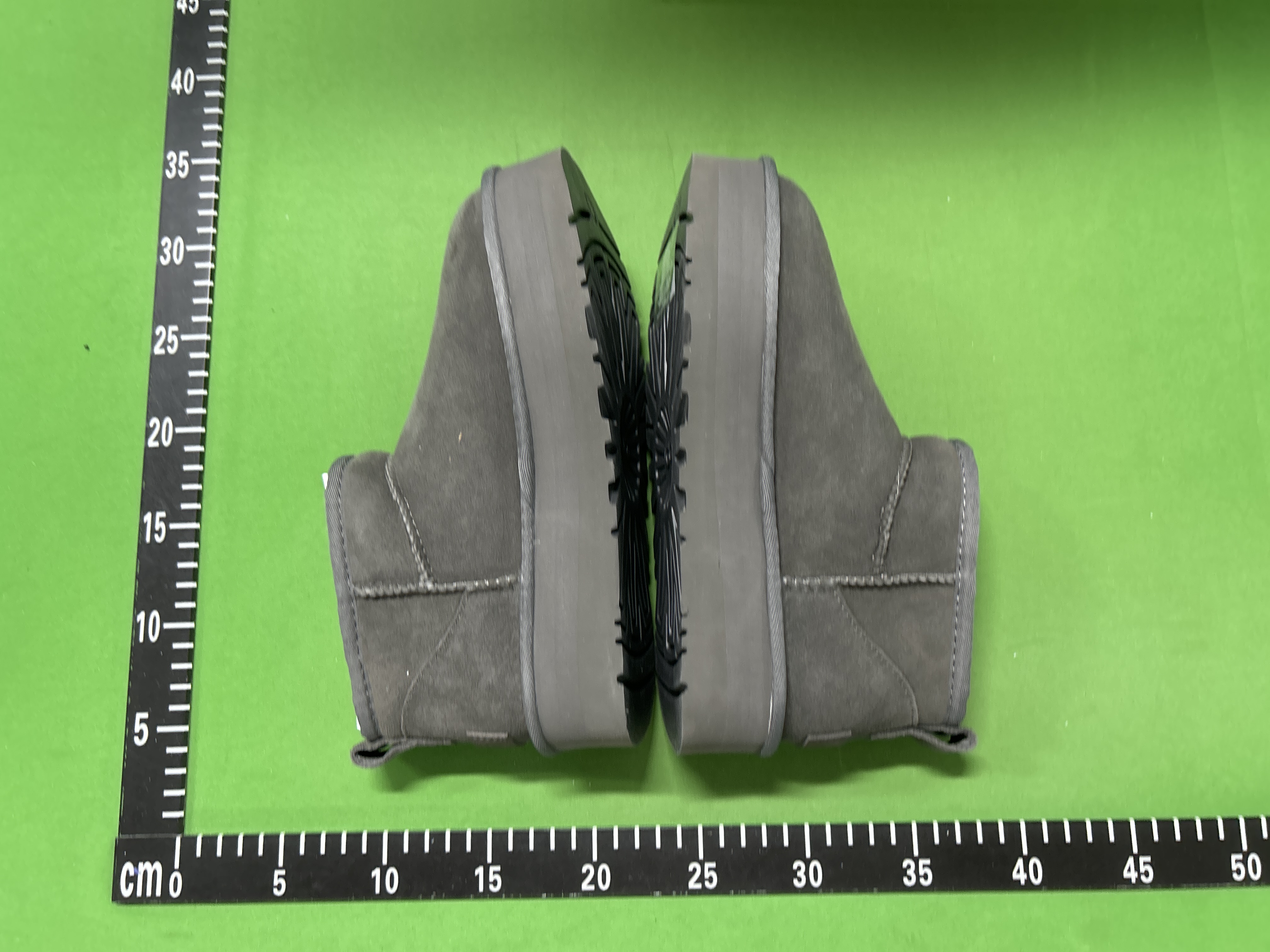 Foto QC 4 de UGG Tazz Suede Platform Braided Trim