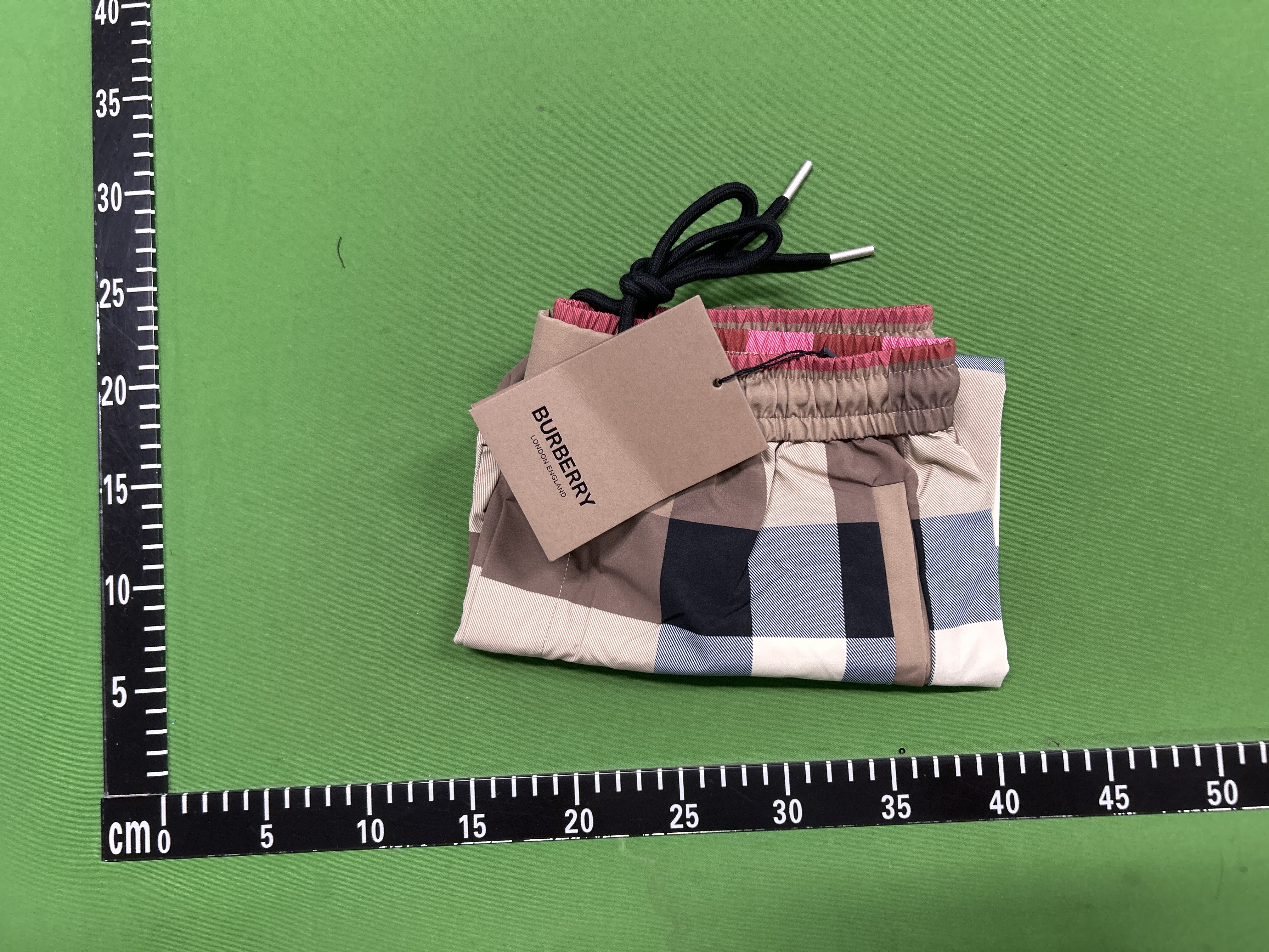 Foto QC 6 de Burberry Shorts Mixed Check Archive Beige