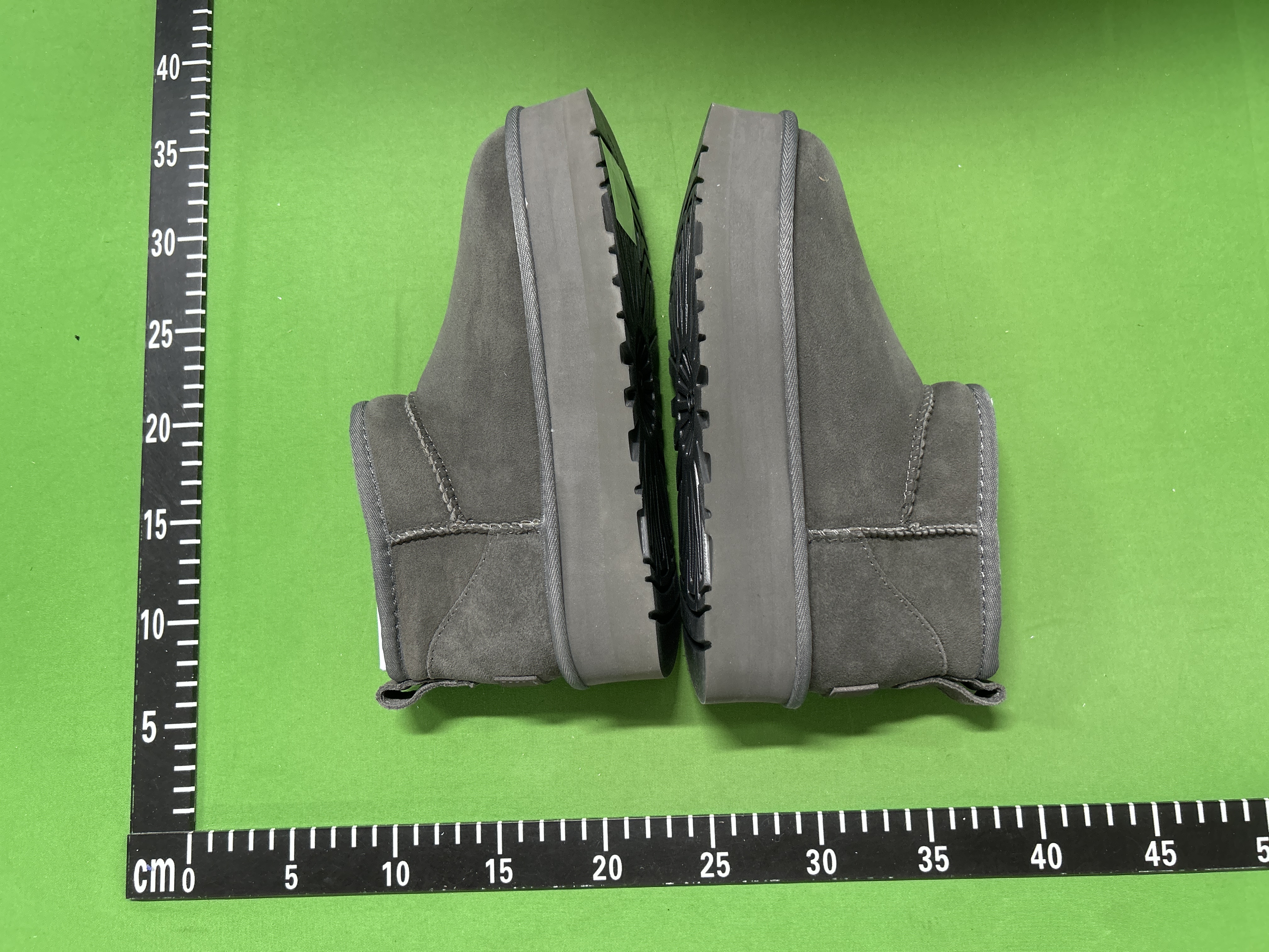 Foto QC 5 de UGG Tazz Suede Platform Braided Trim