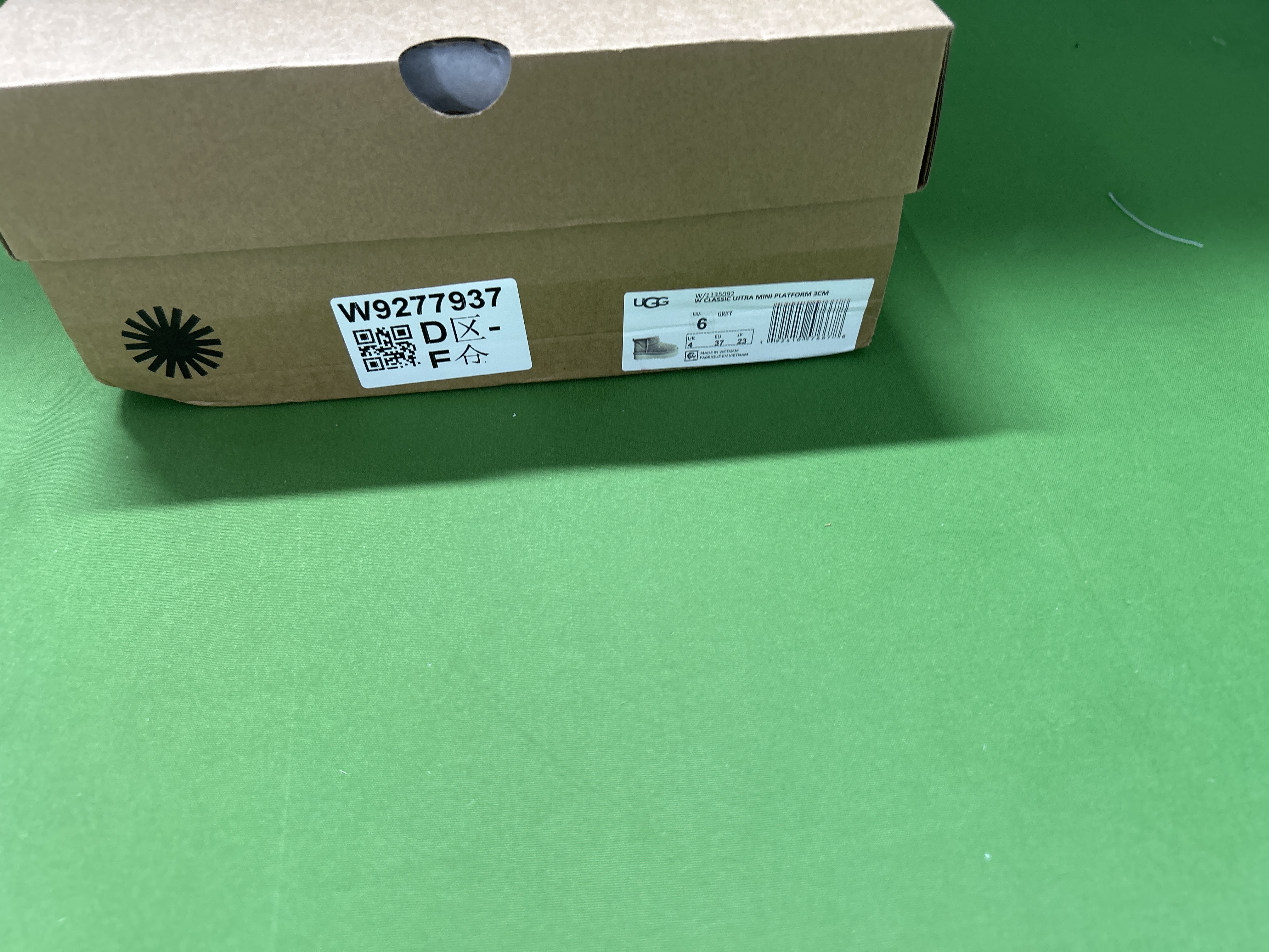 Foto QC 1 de UGG Tazz Suede Platform Braided Trim