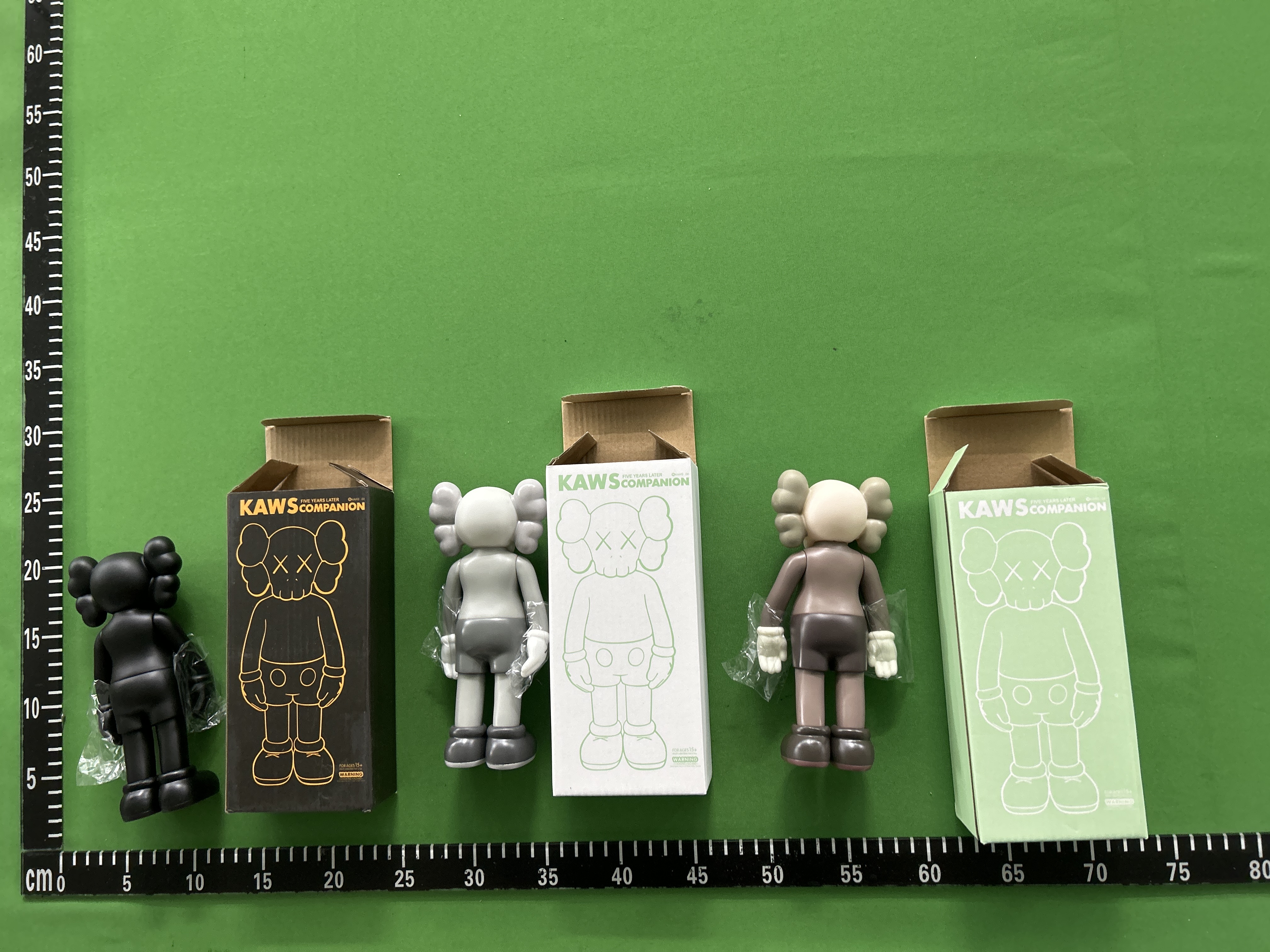 Foto QC 2 de KAWS Companion Pink Vinyl Figure