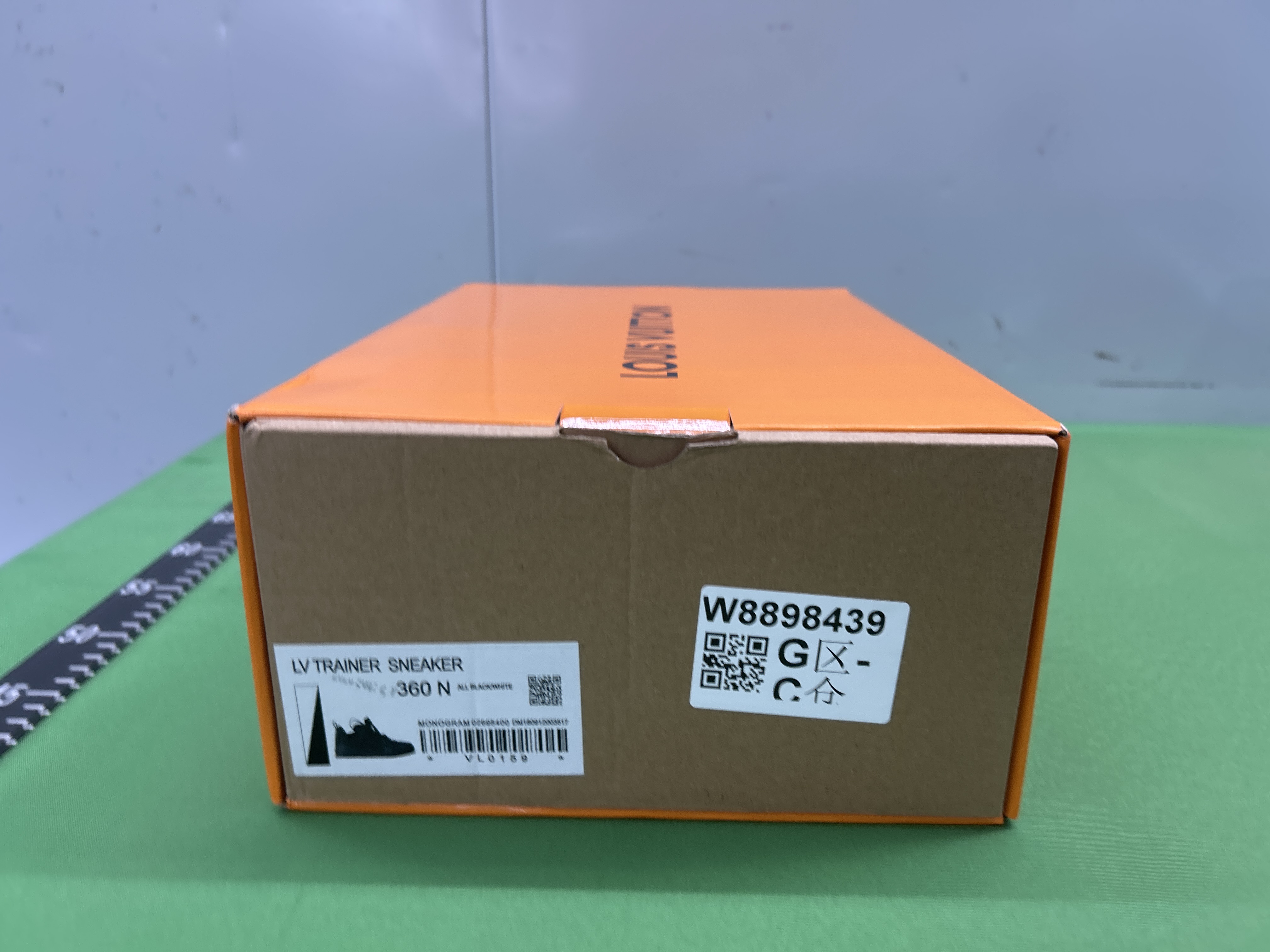 Foto QC 7 de Louis Vuitton Skate Low White Black Stitching