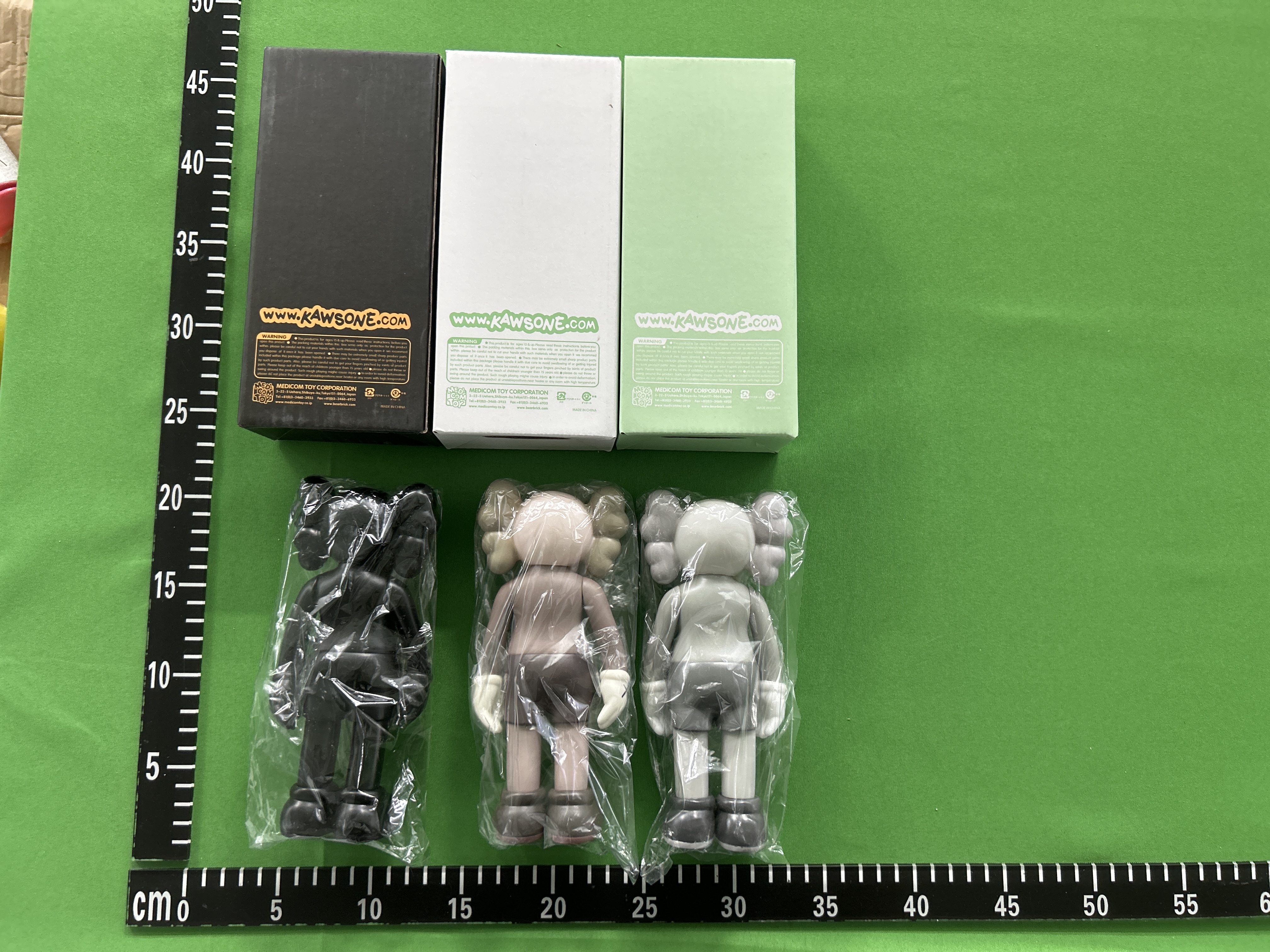 Foto QC 7 de KAWS Companion Pink Vinyl Figure