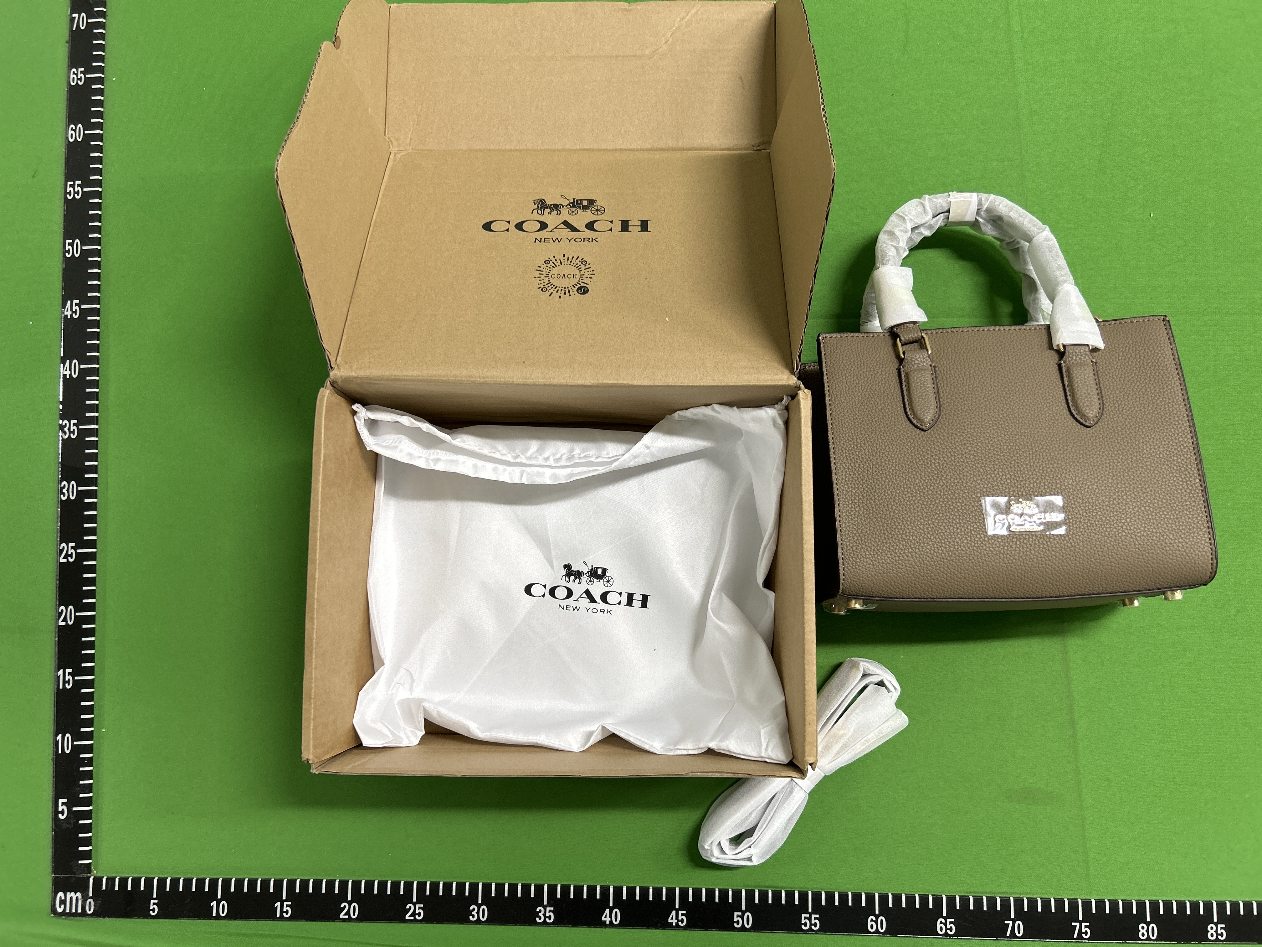 Foto QC 1 de Coach Tabby Shoulder Bag 26 Black Pebble Leather