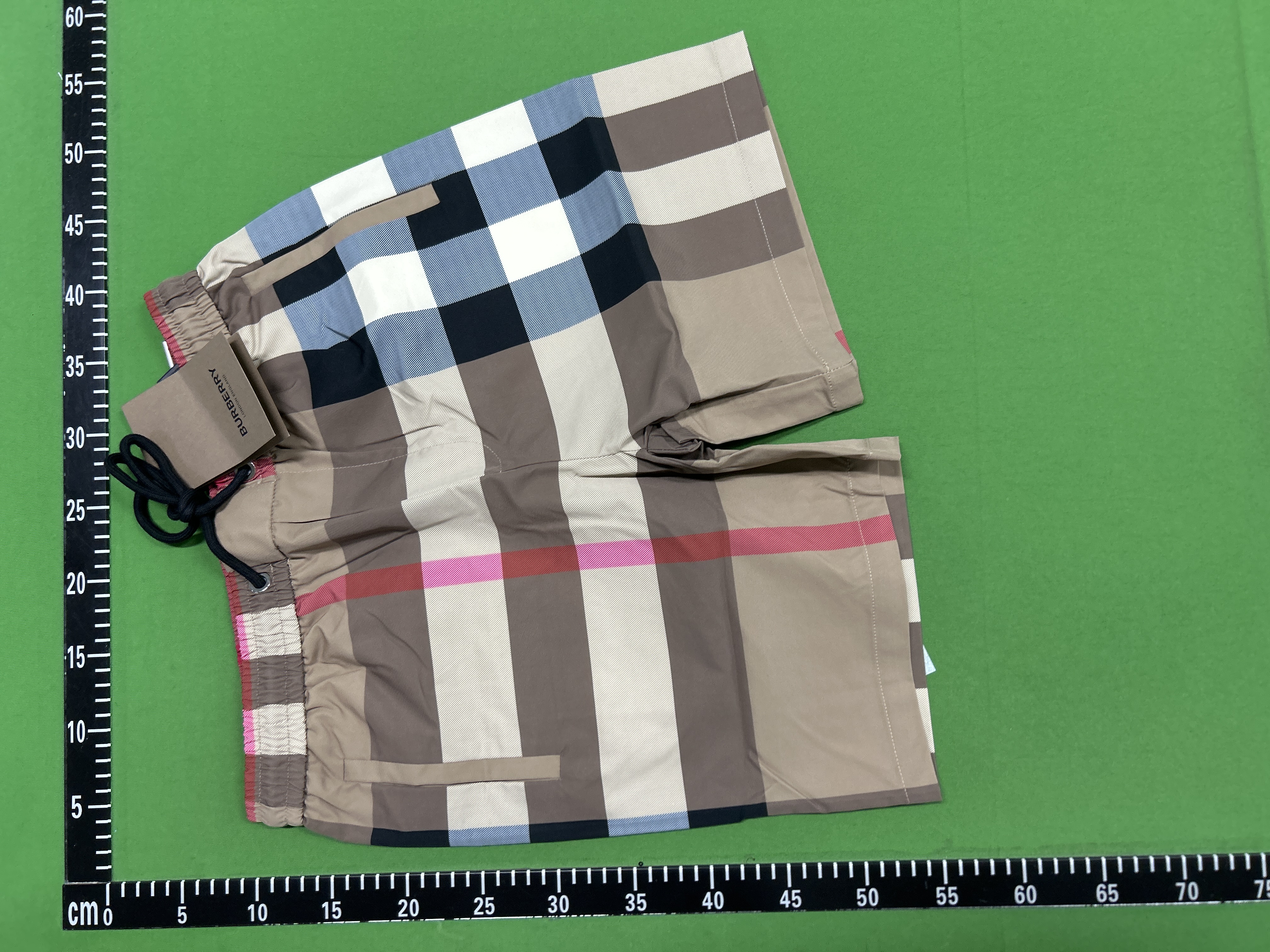 Foto QC 7 de Burberry Shorts Mixed Check Archive Beige