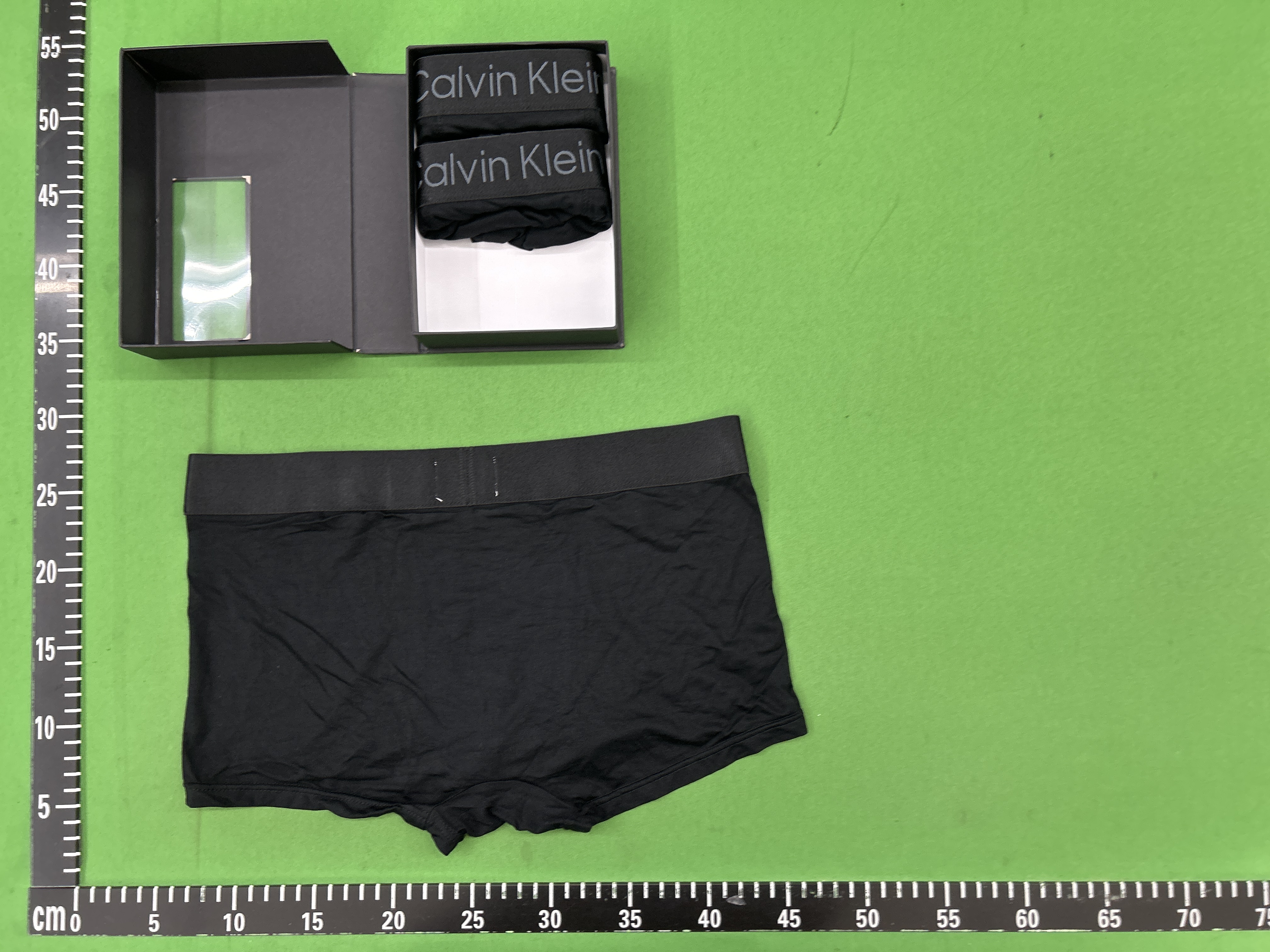 Foto QC 7 de Calvin Klein Underwear Cotton Stretch Low Rise Trunks Black
