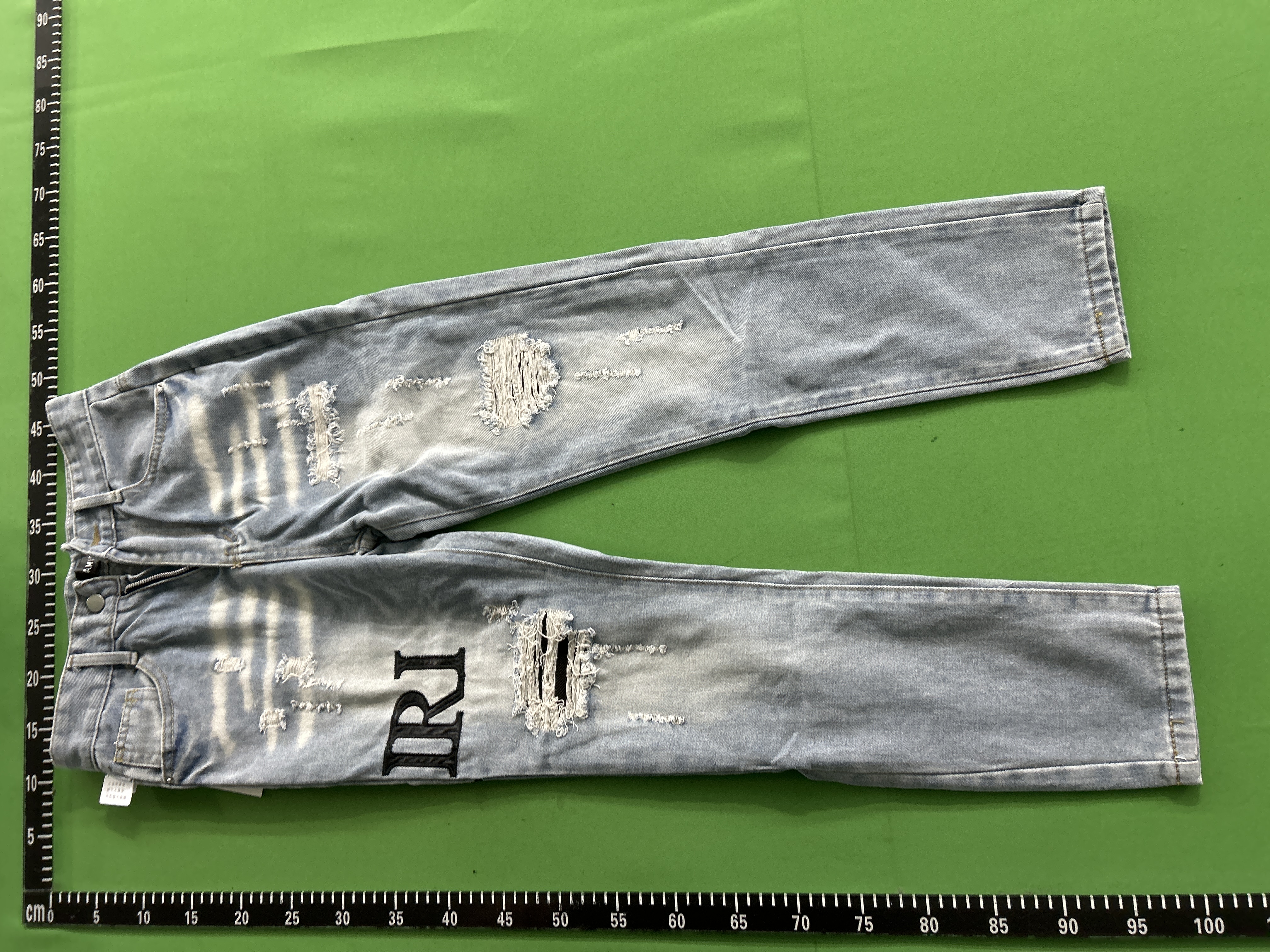 Foto QC 7 de Other Jeans Slim Fit Distressed Patchwork Embroidered Black