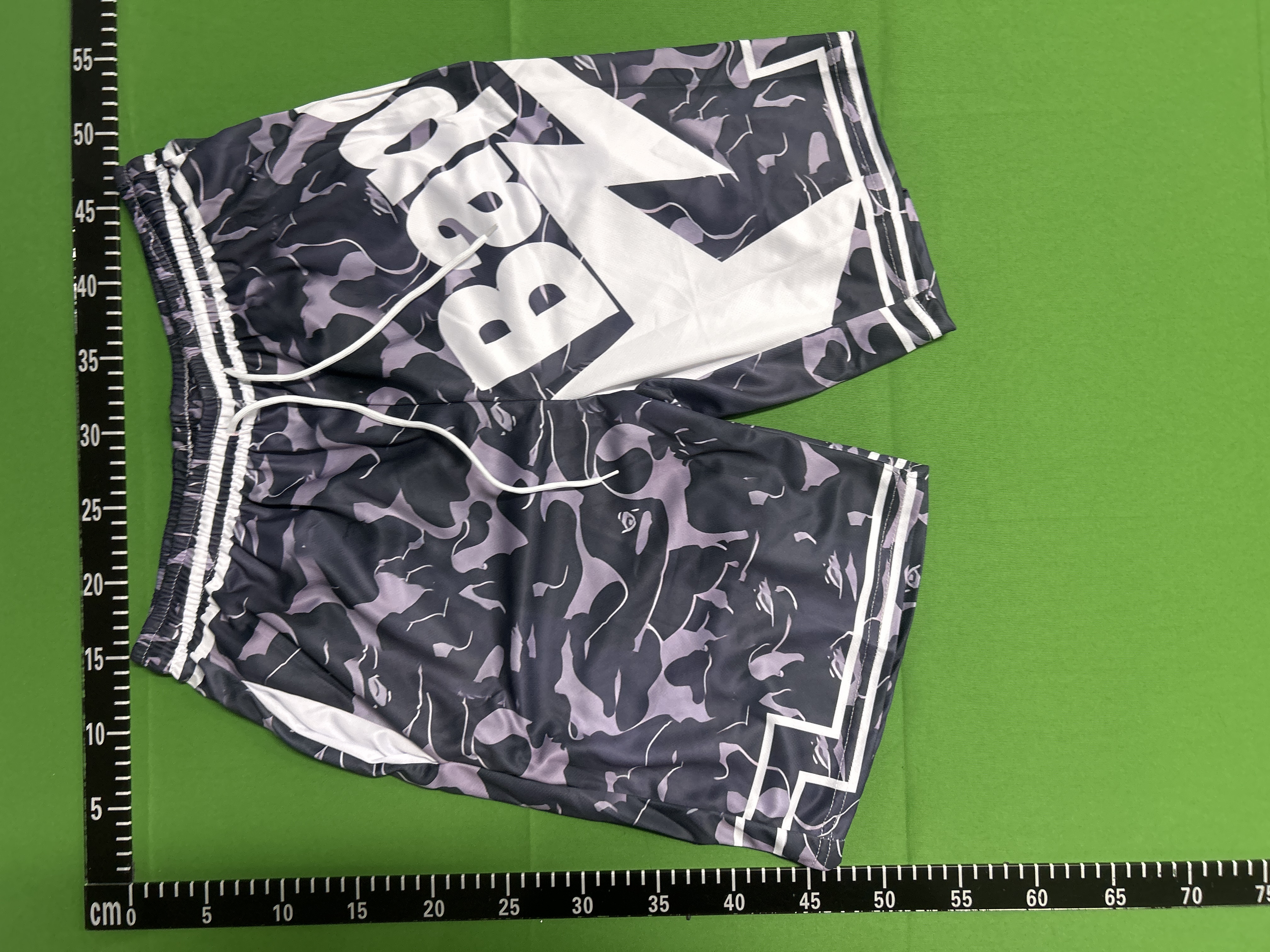 Foto QC 7 de BAPE Shark Sweat Shorts 1st Camo Half Red