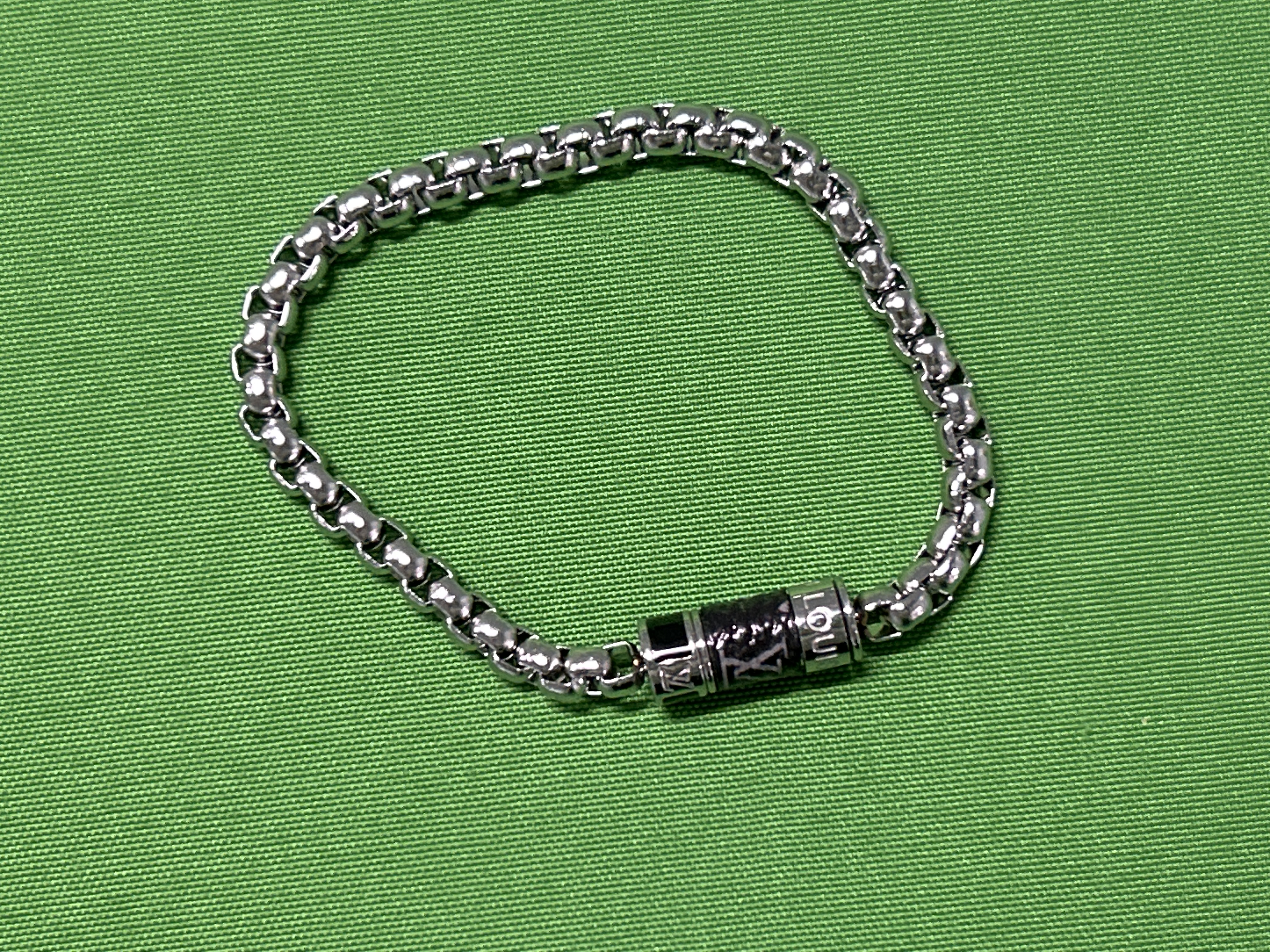 Foto QC 7 de Louis Vuitton Bracelet Metal Silver