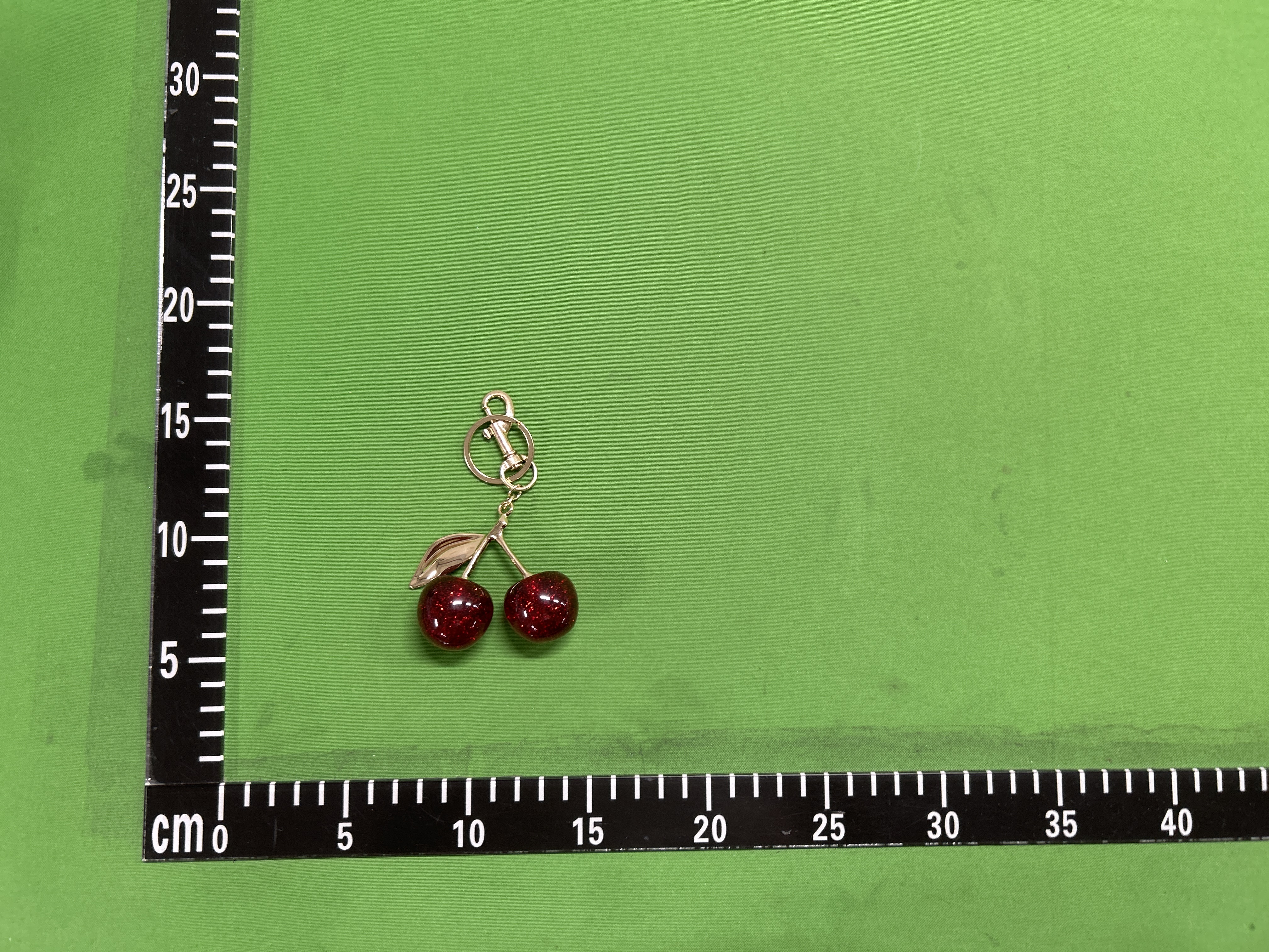 Foto QC 8 de Cherry Keychain Red