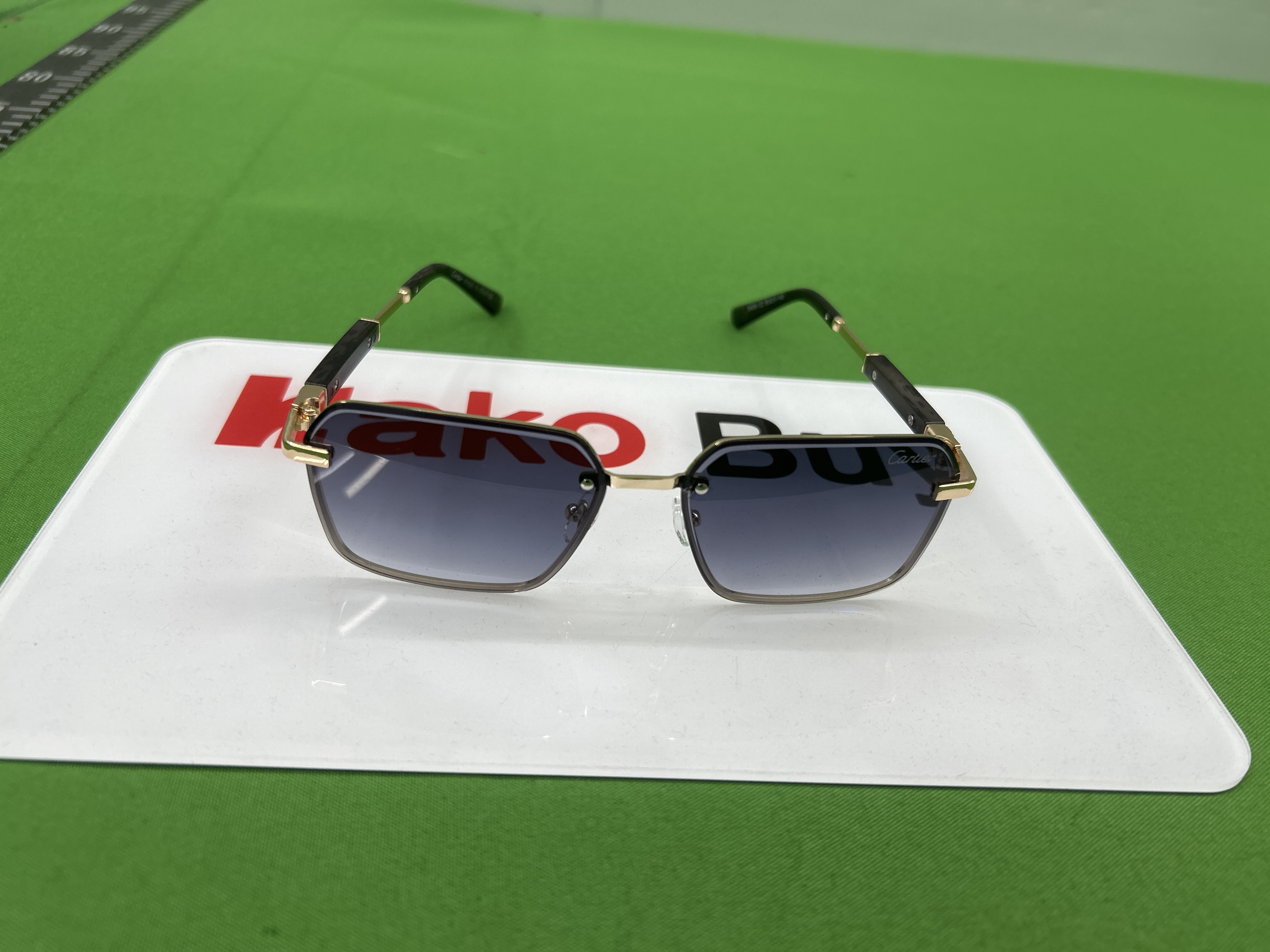 Foto QC 8 de Cartier Panthère Square-Frame Metal Sunglasses Gold Brown Grey Gradient (3068)