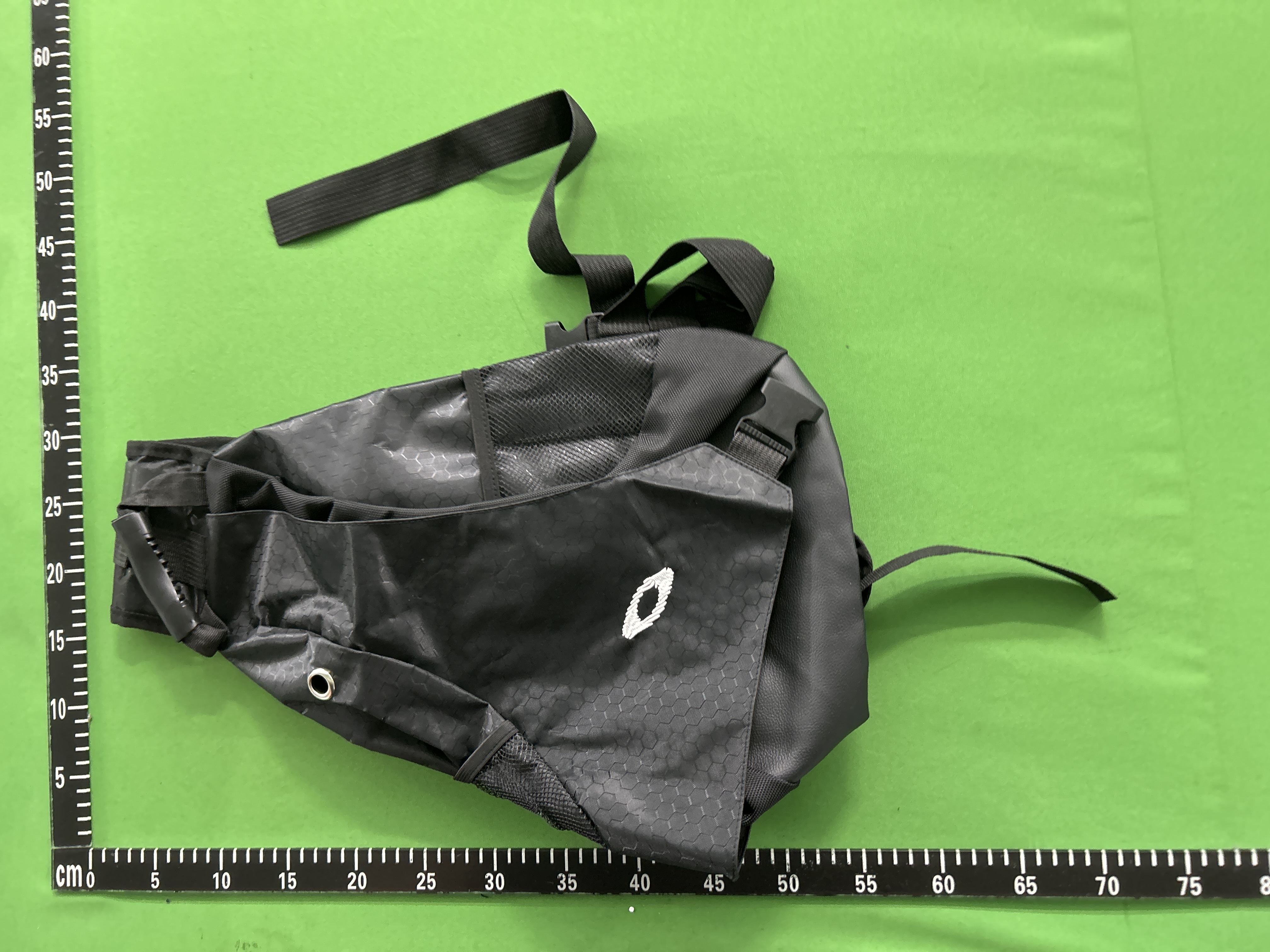 Foto QC 7 de Oakley Sandbag Sling Bag Black Yellow