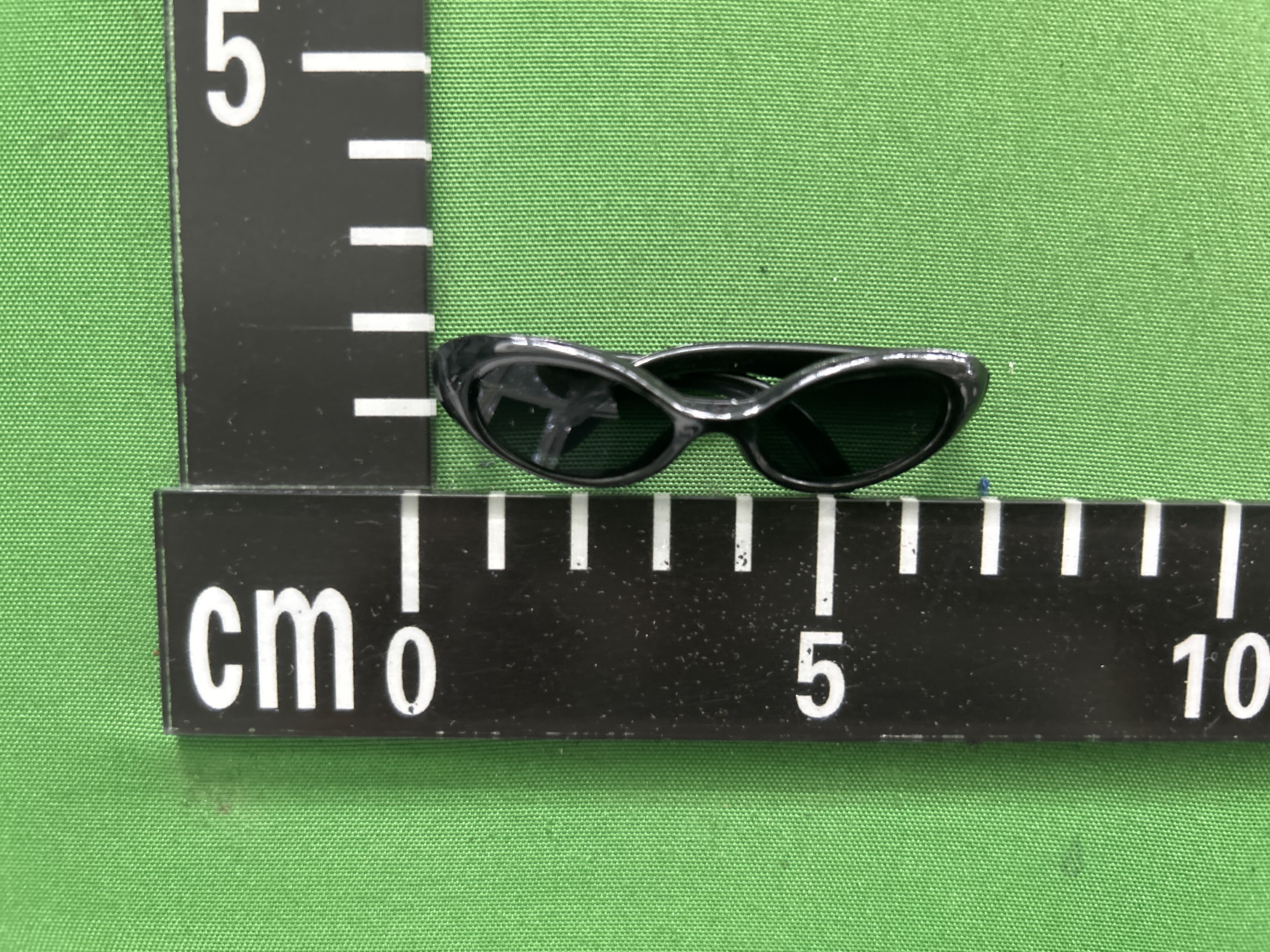 Foto QC 1 de Unbranded Hirono Nagano Bear 6.5cm Yellow Oval Frame Doll Sunglasses