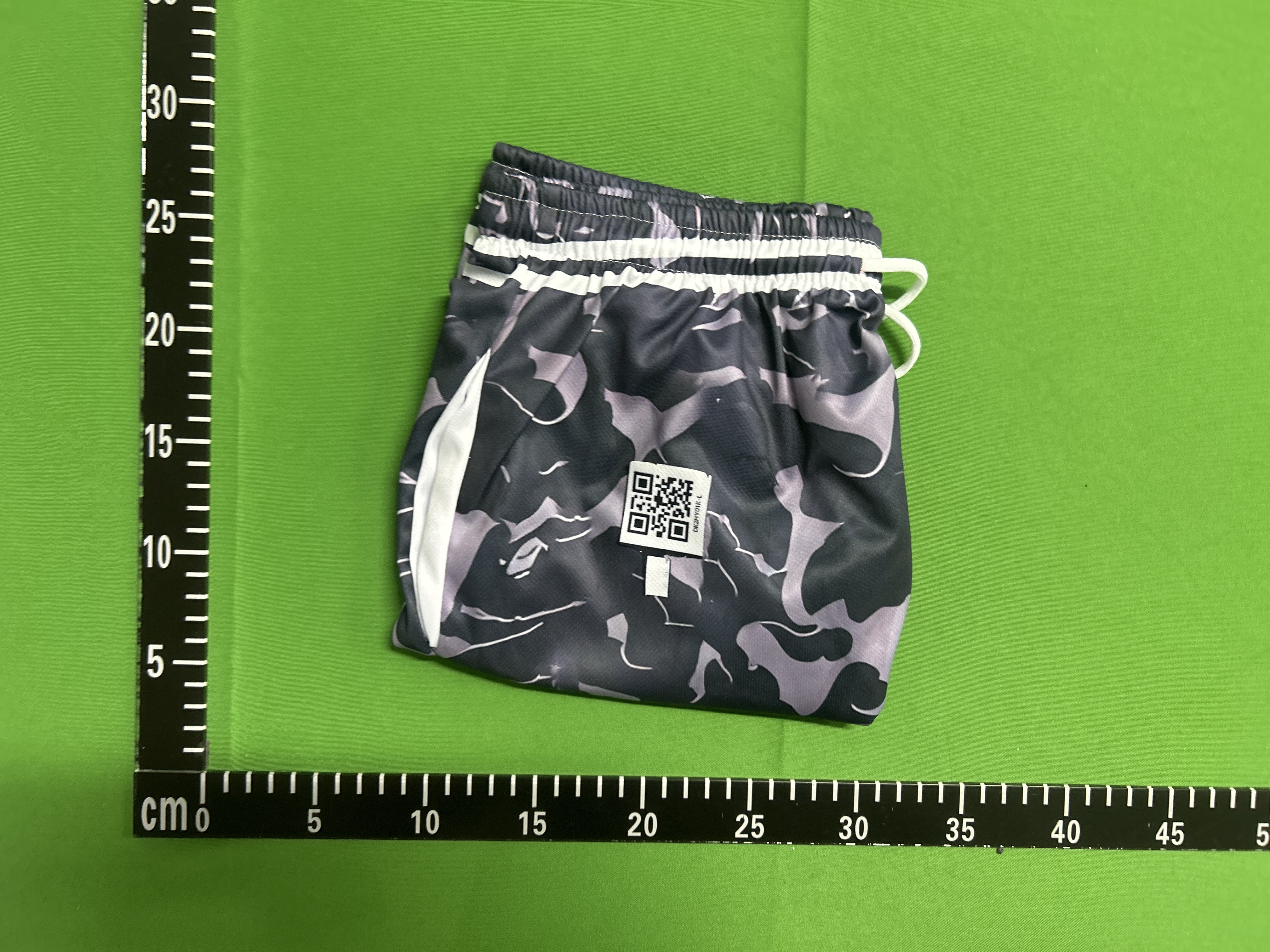 Foto QC 5 de BAPE Shark Sweat Shorts 1st Camo Half Red