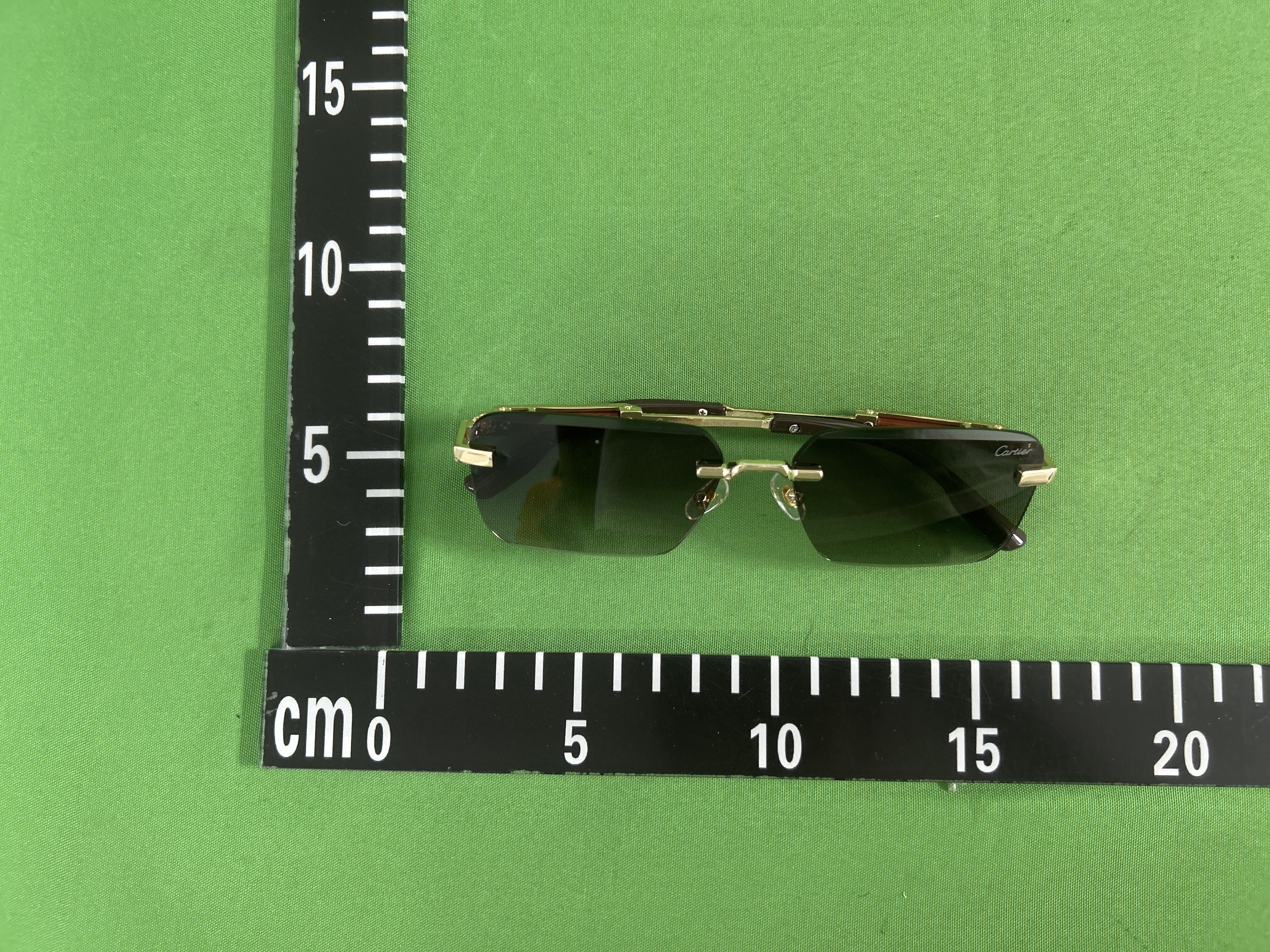 Foto QC 6 de Cartier Square Rimless Metal Sunglasses Gold Blue Yellow Gradient (017)
