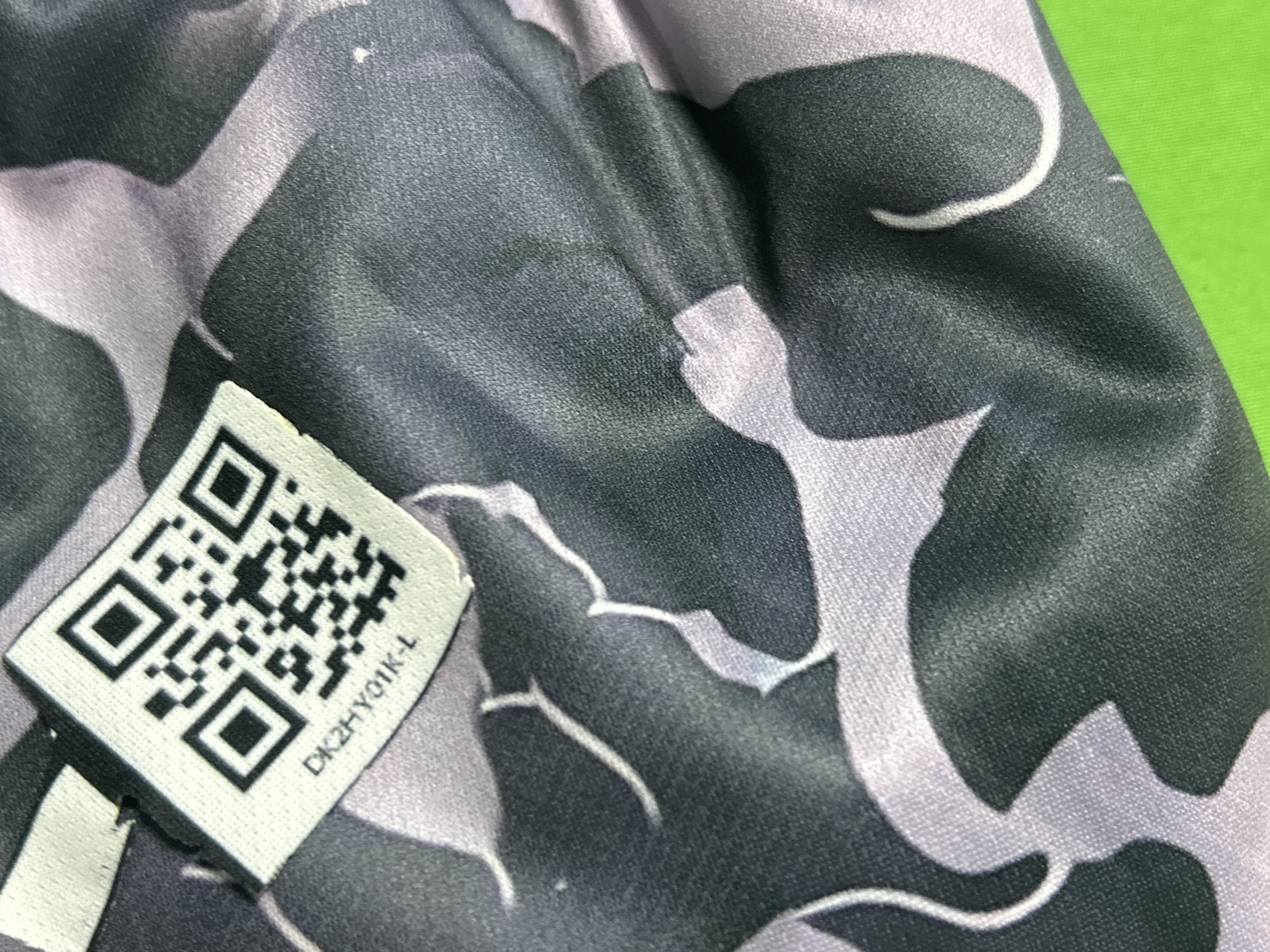 Foto QC 6 de BAPE Shark Sweat Shorts 1st Camo Half Red