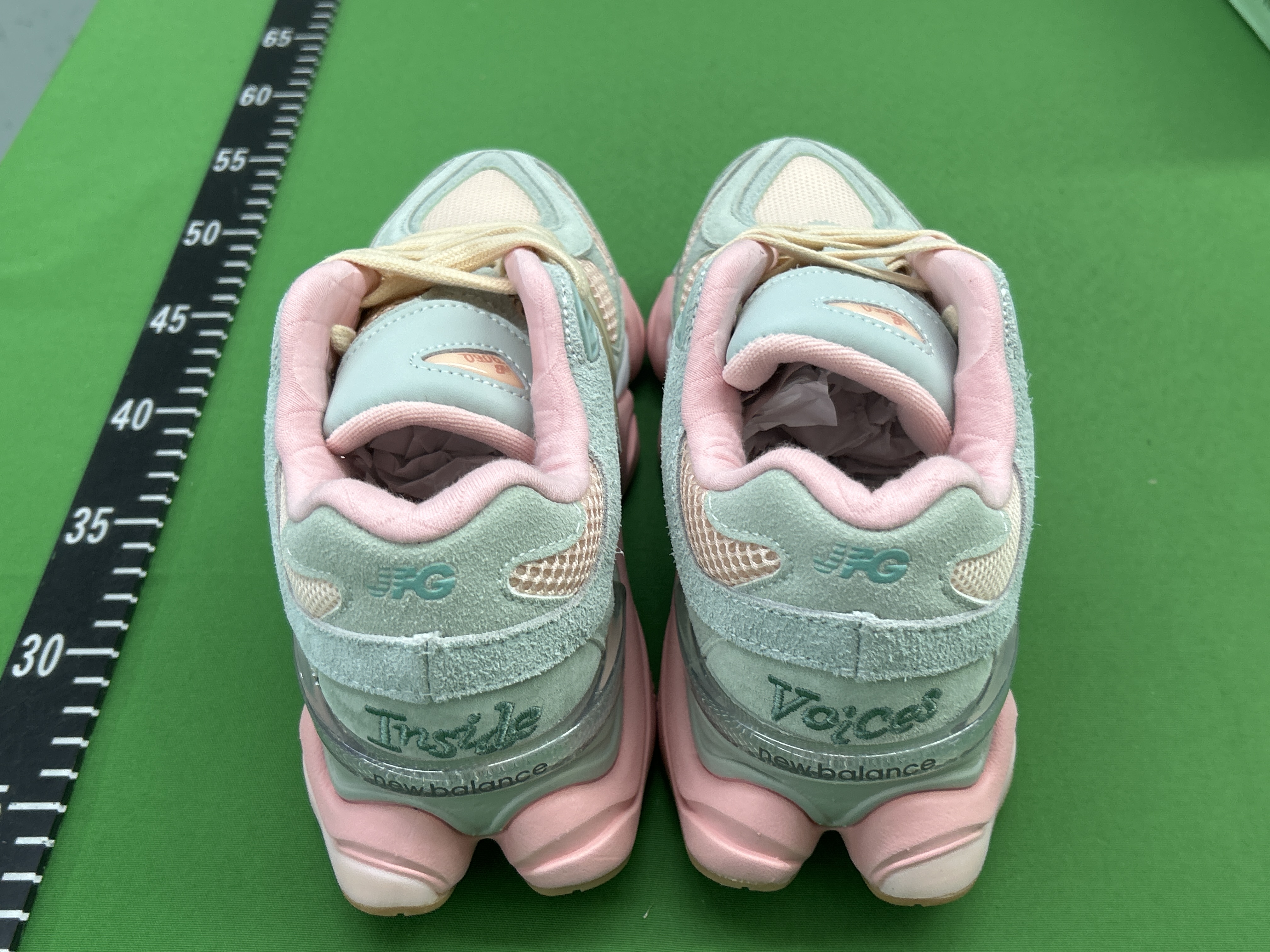 Foto QC 3 de New Balance 9060 Series 1 Bricks & Wood Nothing Changed But The Address U9060BW1