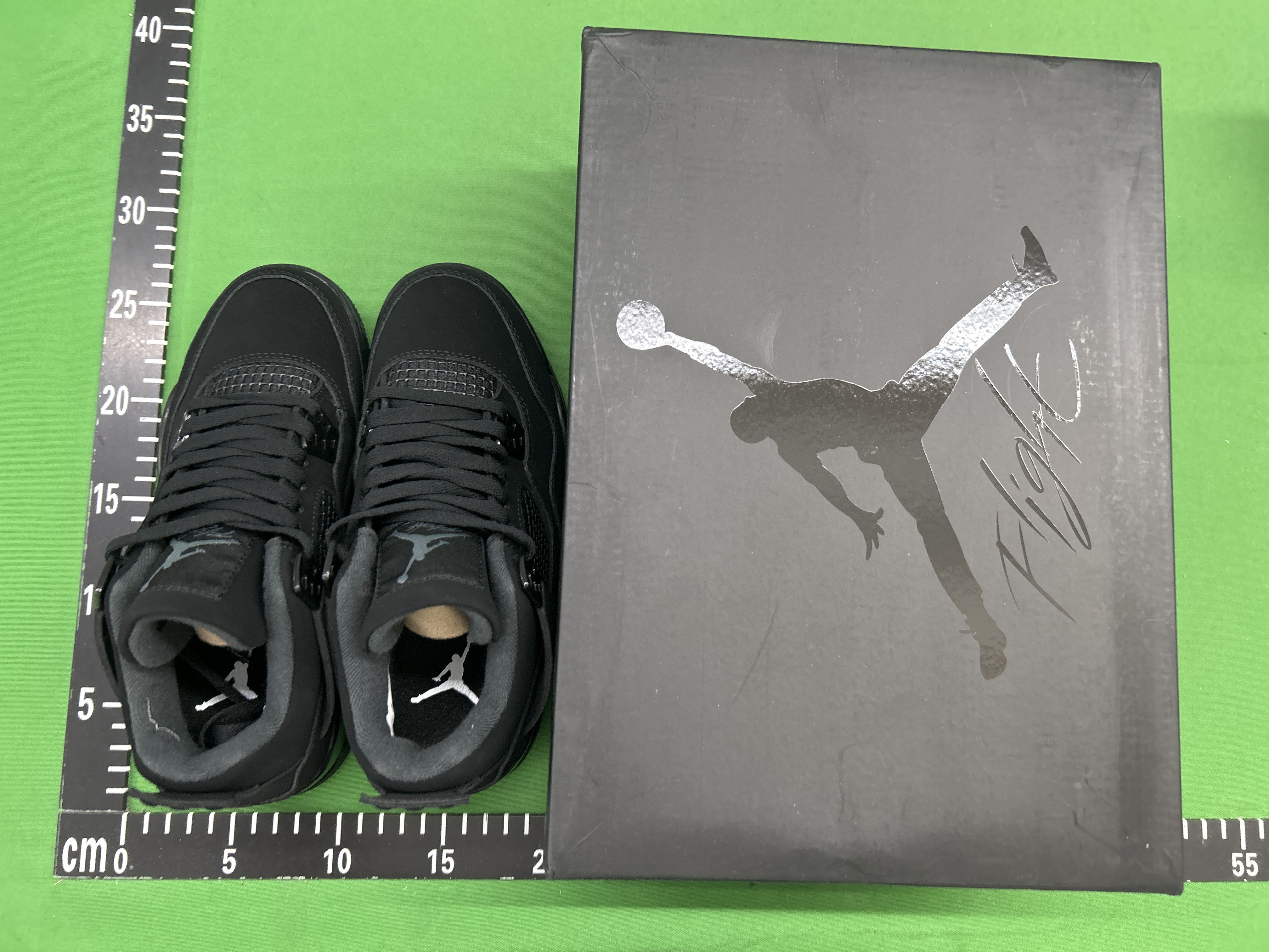 Foto QC 8 de Jordan 4 Retro KAWS Cool Grey 930155-003
