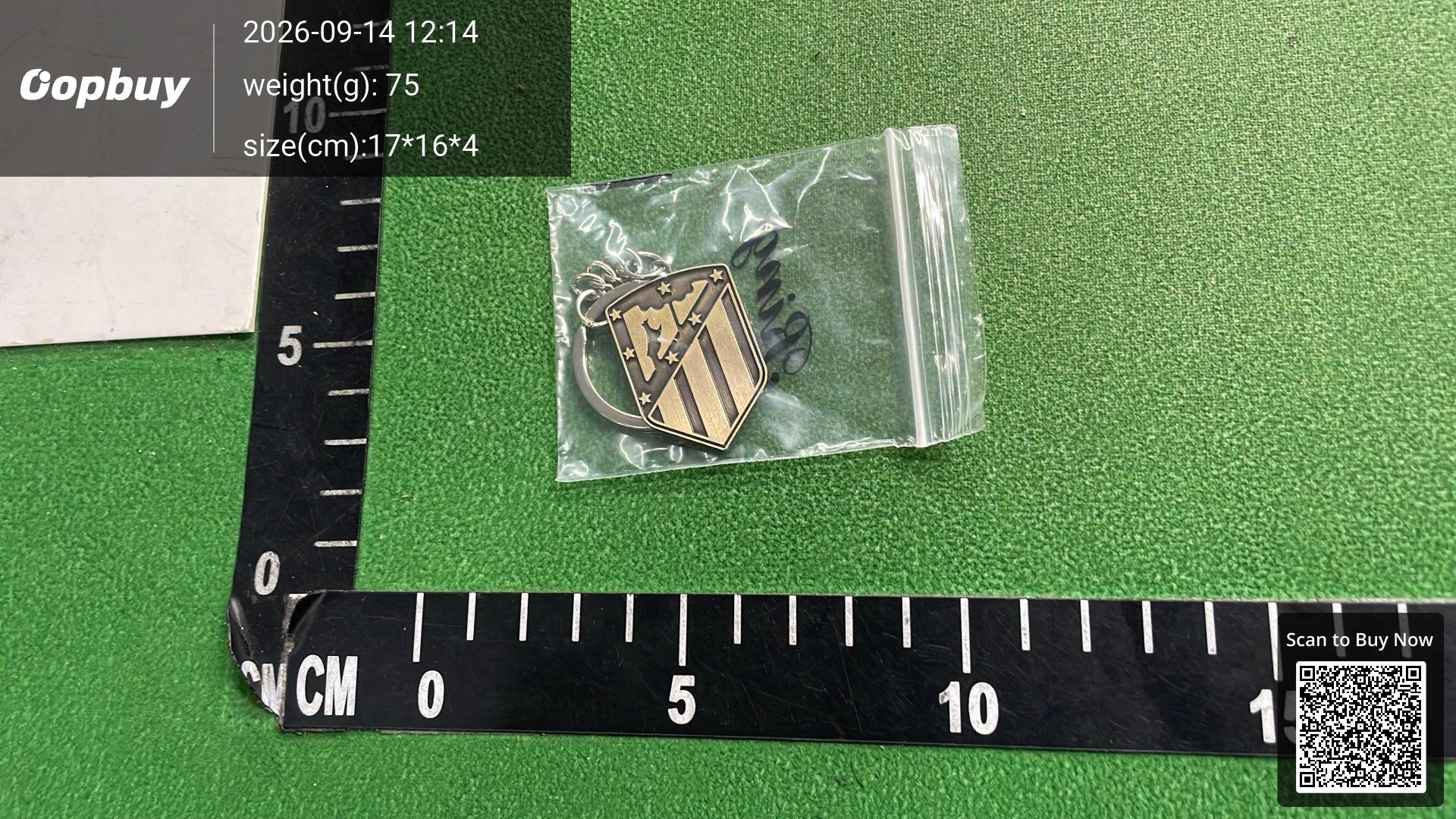 Foto QC 8 de Other FC Barcelona Crest Keychain Bronze