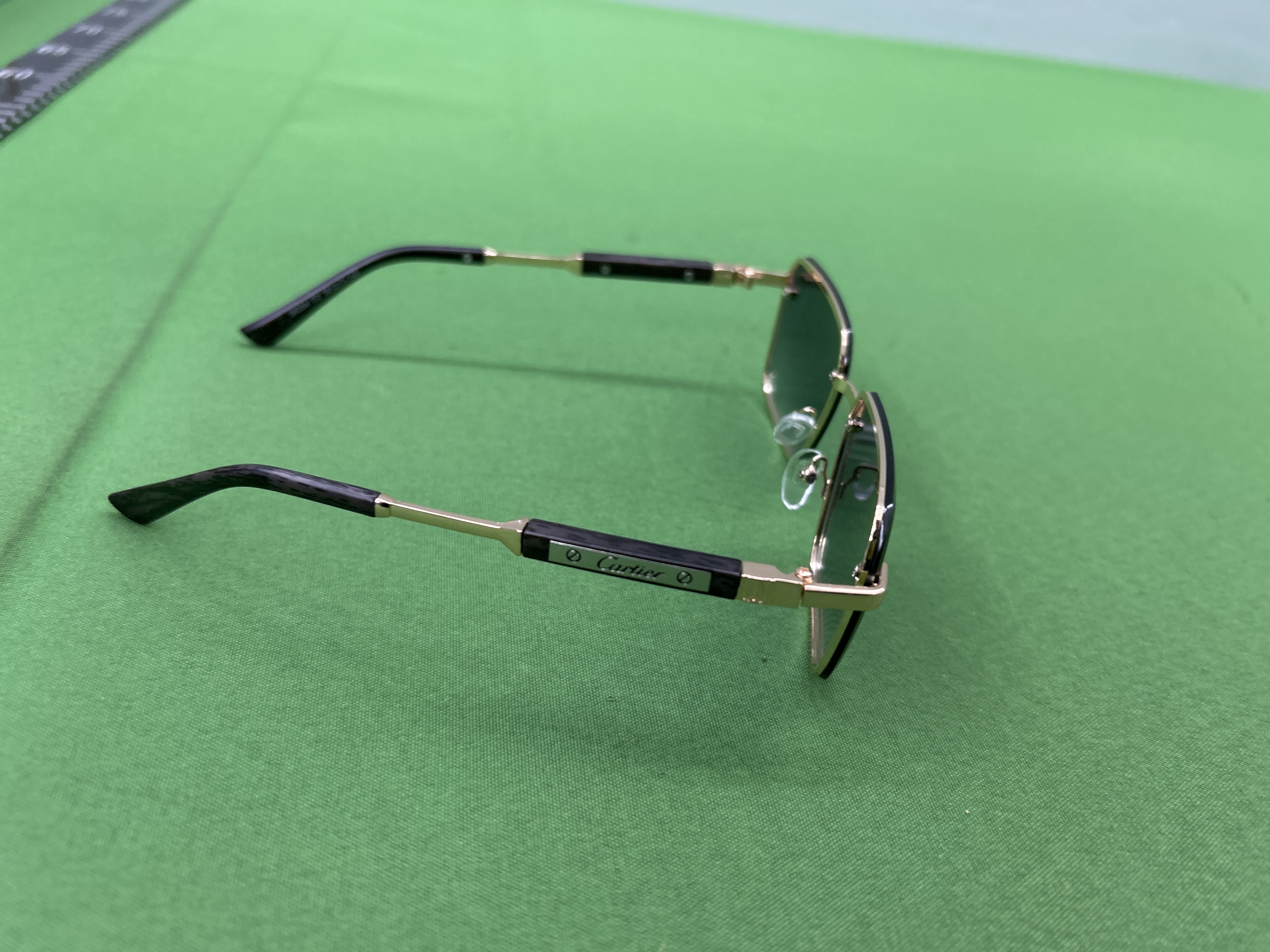 Foto QC 6 de Cartier Panthère Square-Frame Metal Sunglasses Gold Brown Grey Gradient (3068)