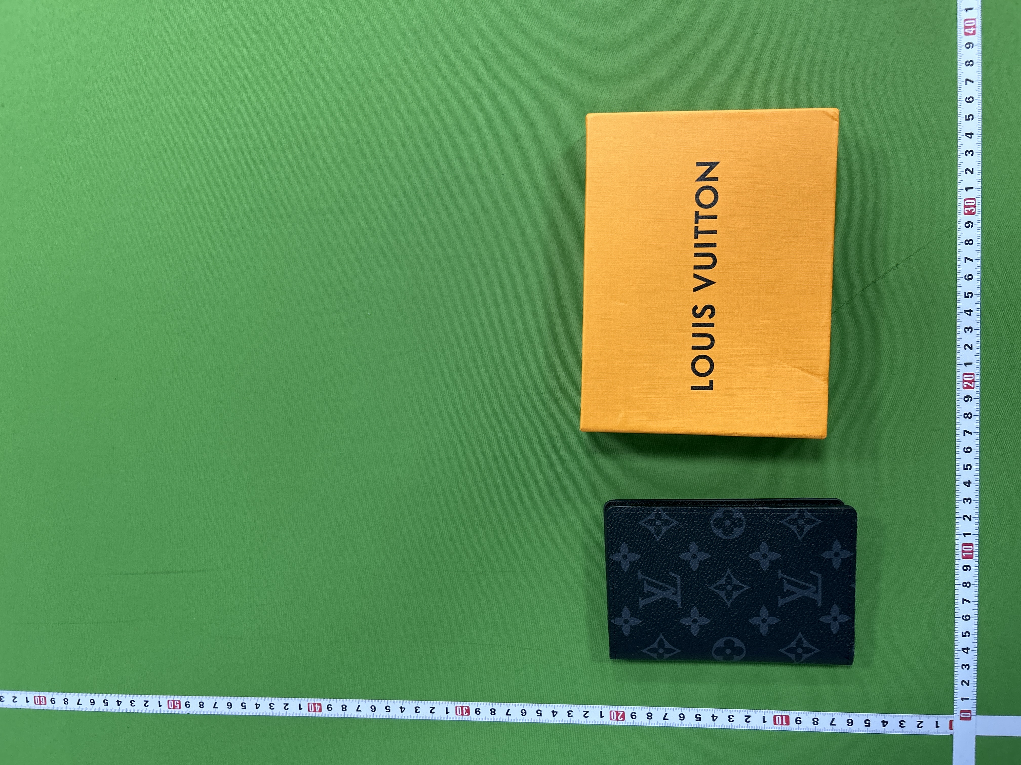 Foto QC 8 de Louis Vuitton Passport Cover Monogram Canvas Brown