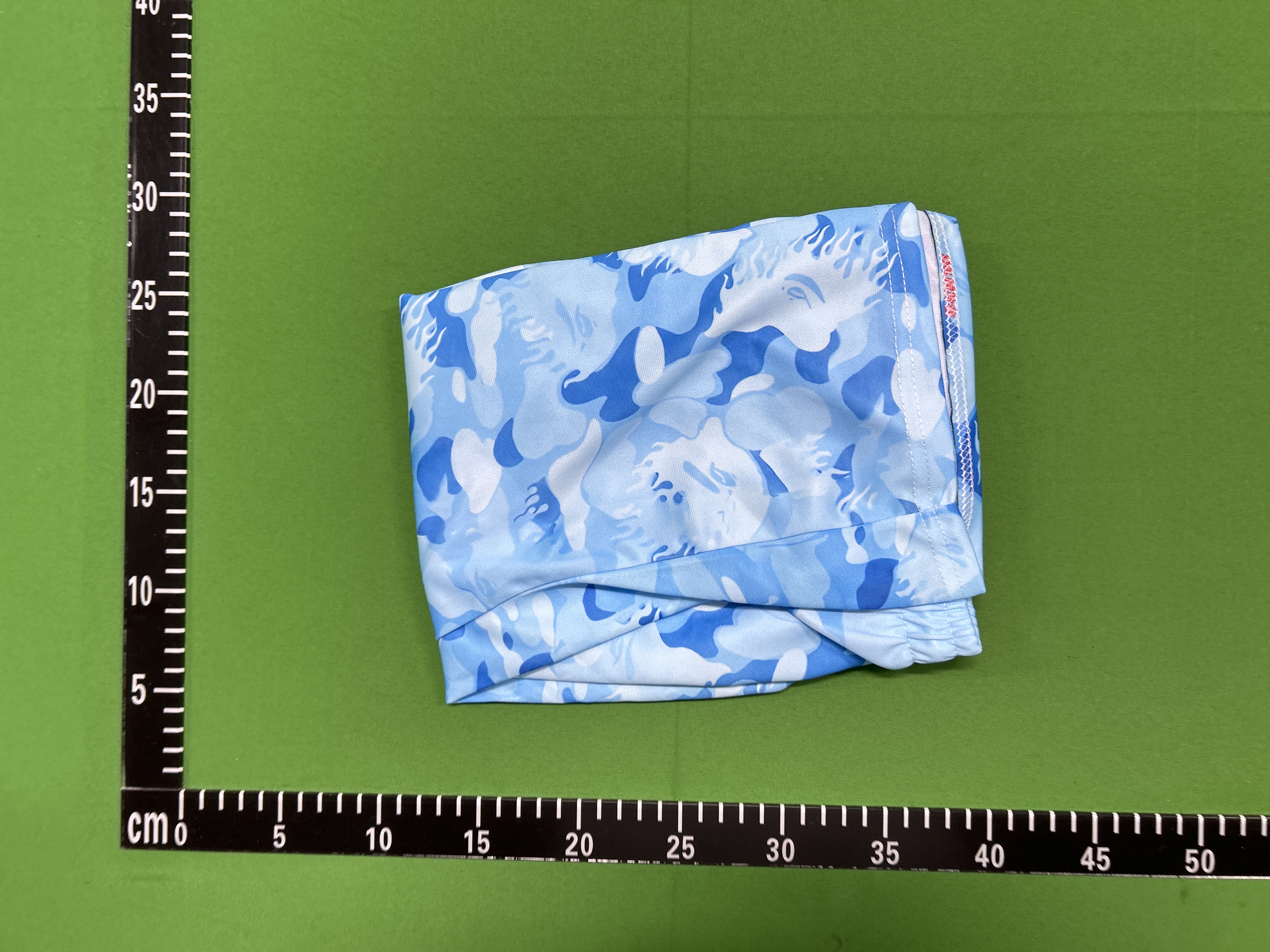 Foto QC 5 de BAPE Color Camo Shark Sweat Shorts Glow In The Dark Blue