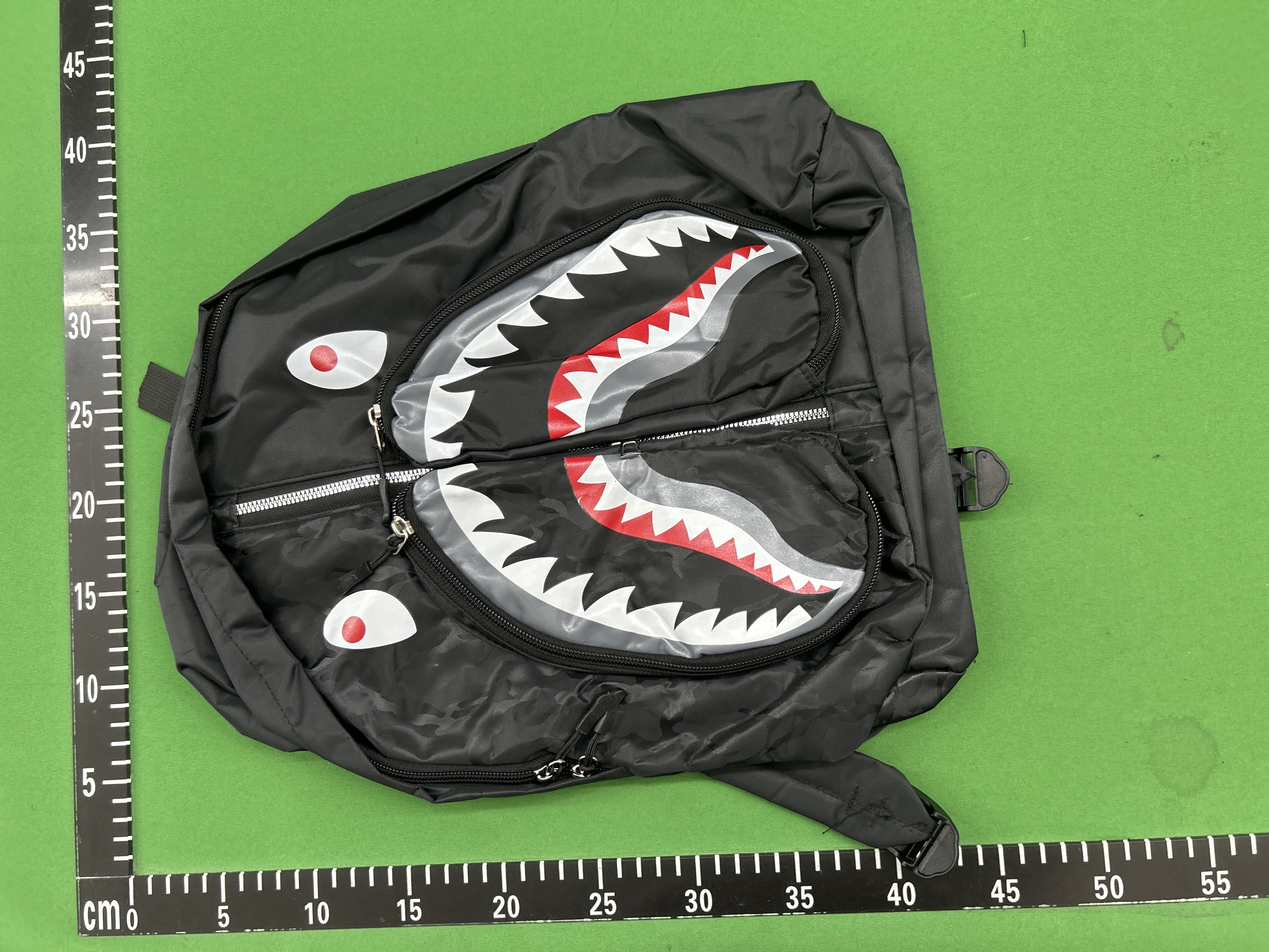 Foto QC 7 de Other Shark Graffiti Backpack Blue Camouflage