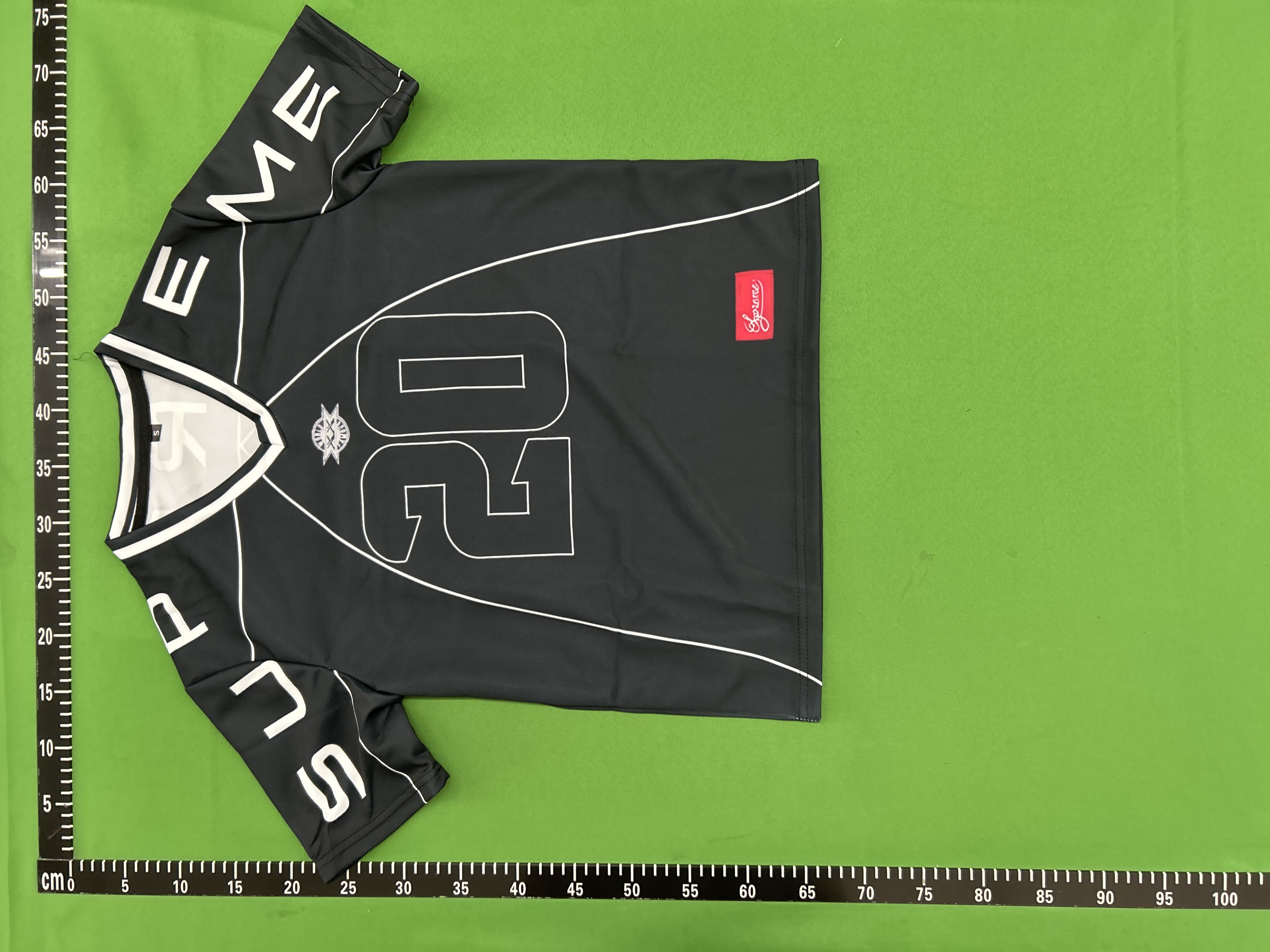 Foto QC 3 de Supreme 2024 Shoulder Logo Football Jersey Silver Pink
