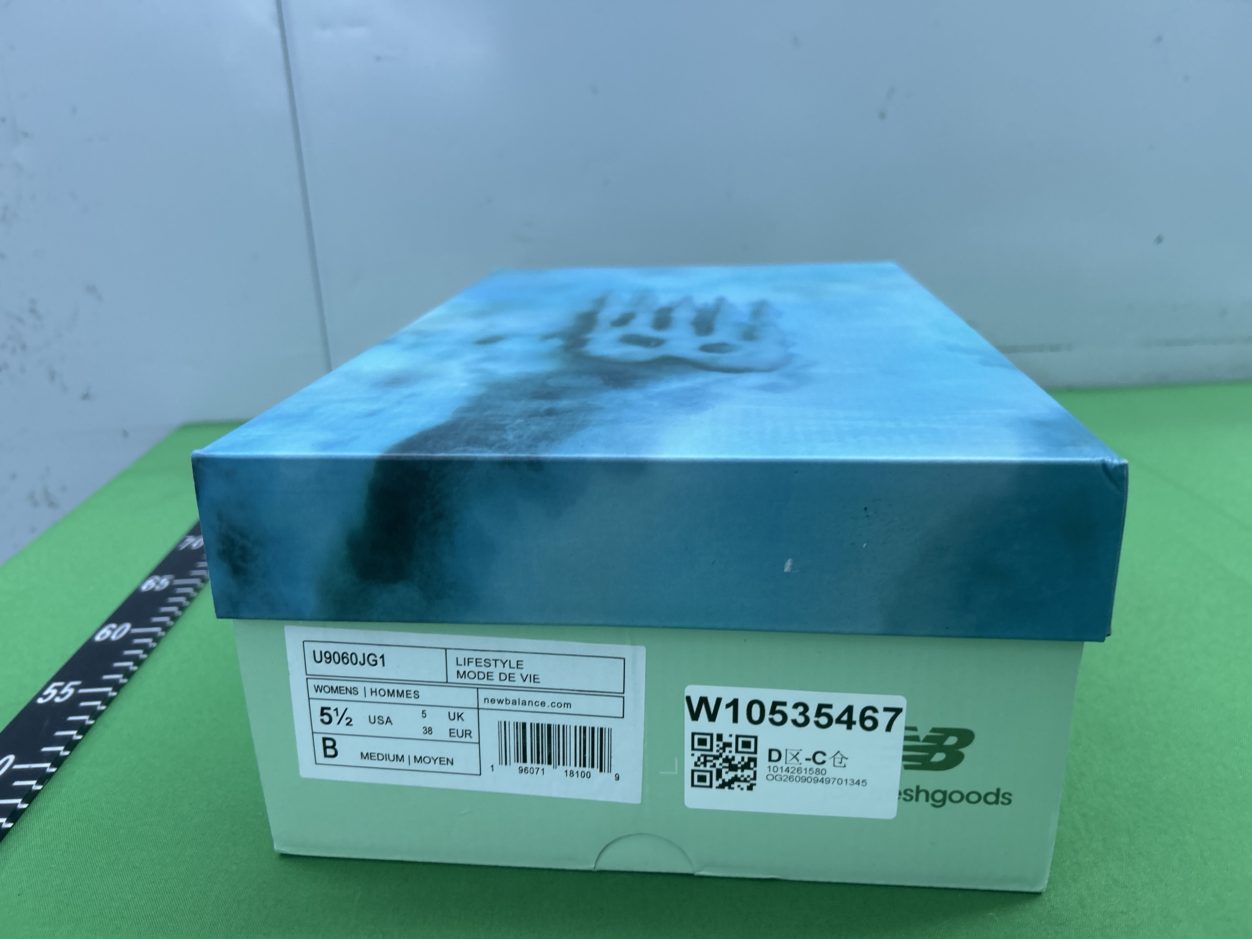Foto QC 1 de New Balance 9060 Series 1 Bricks & Wood Nothing Changed But The Address U9060BW1