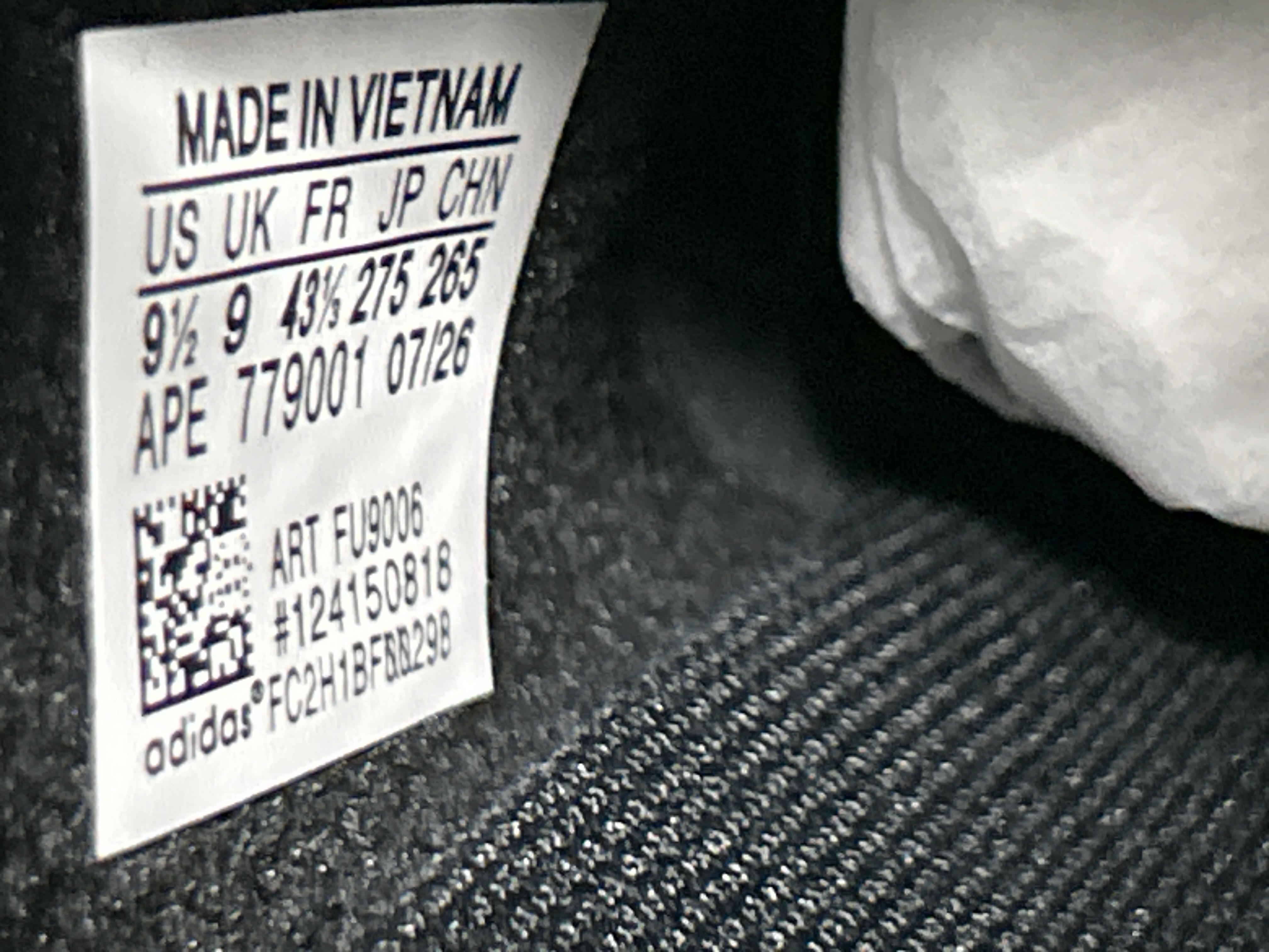 Foto QC 8 de Yeezy Boost 350 V2 Tail Light FX9017