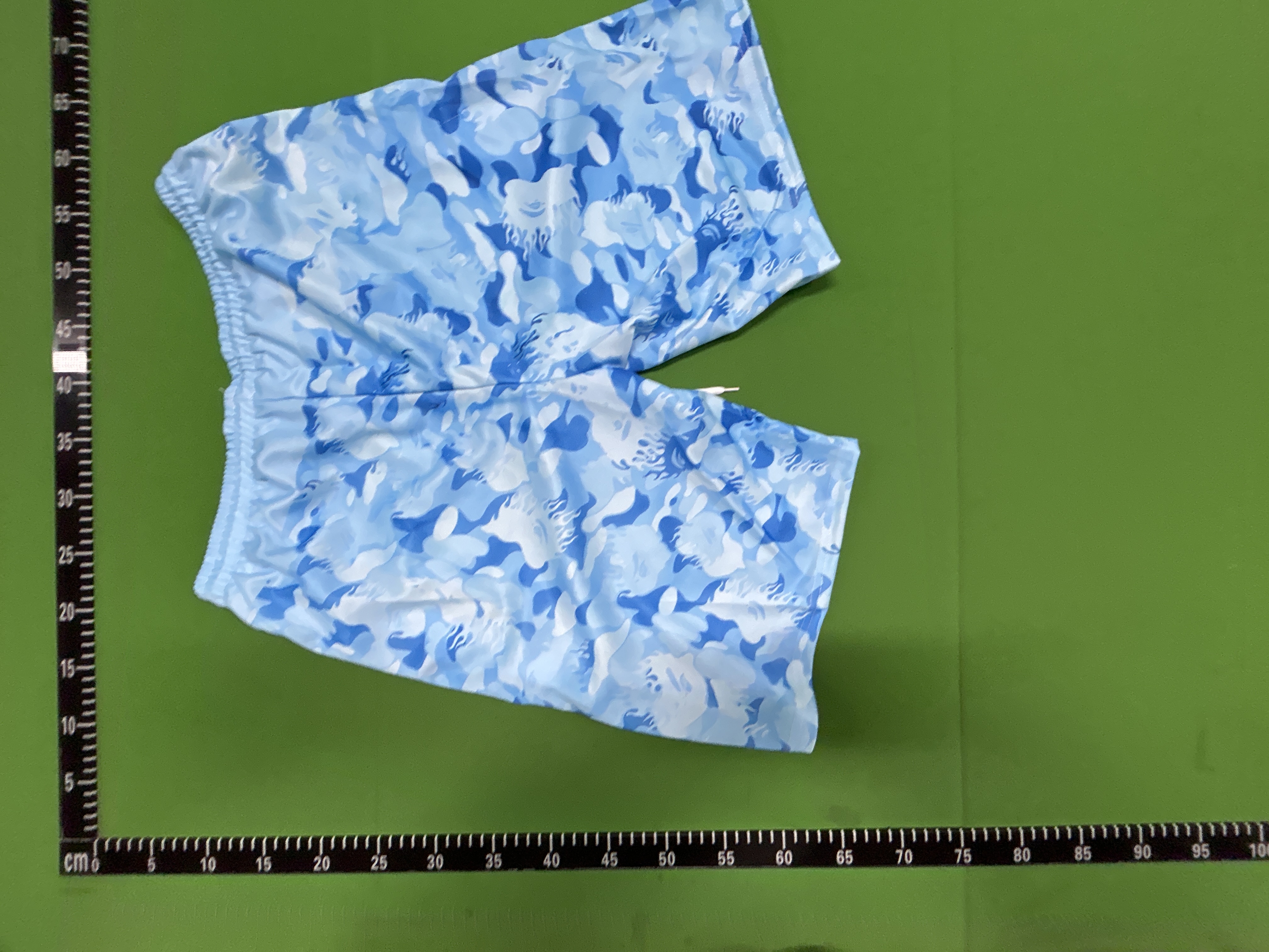 Foto QC 8 de BAPE Color Camo Shark Sweat Shorts Glow In The Dark Blue