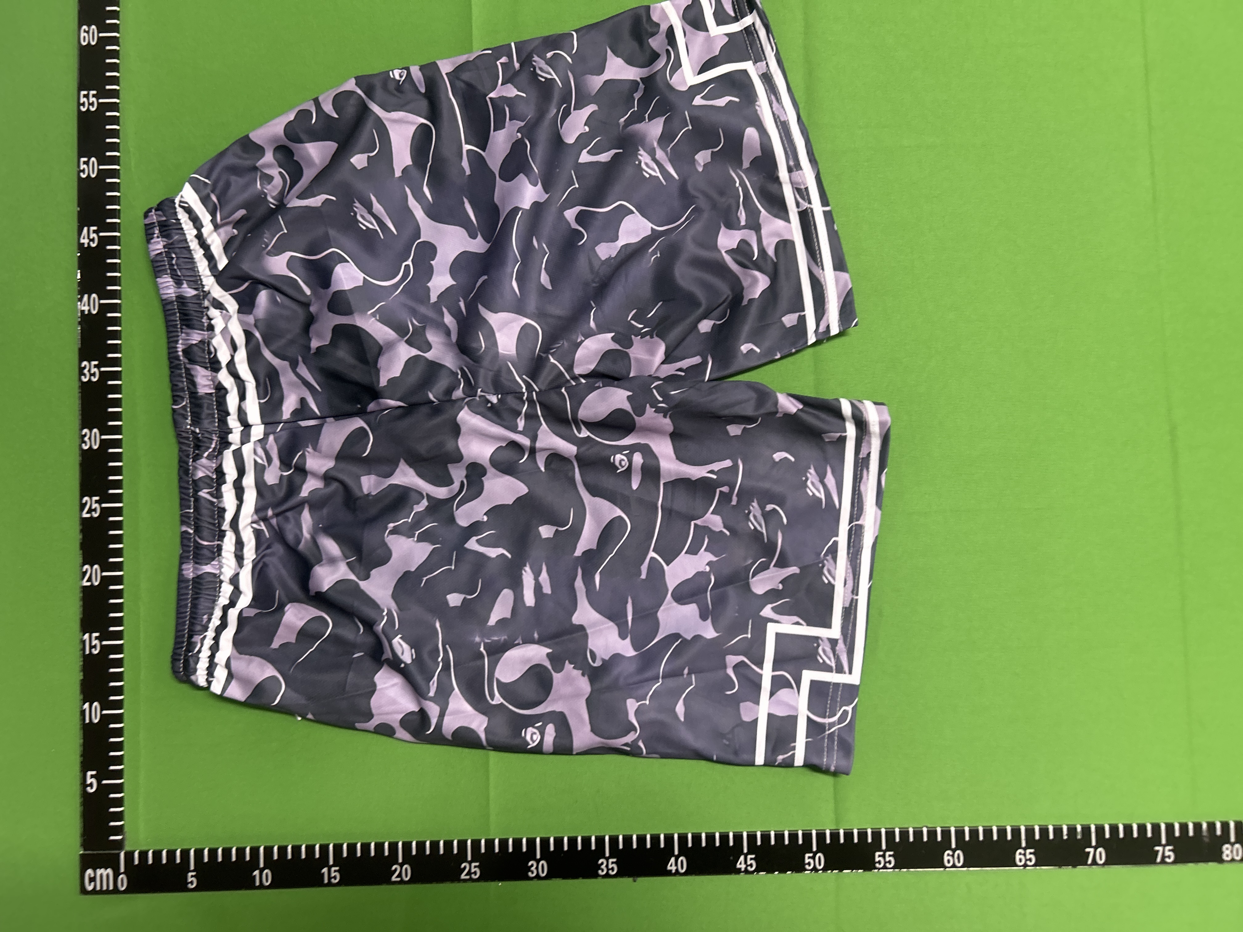 Foto QC 8 de BAPE Shark Sweat Shorts 1st Camo Half Red