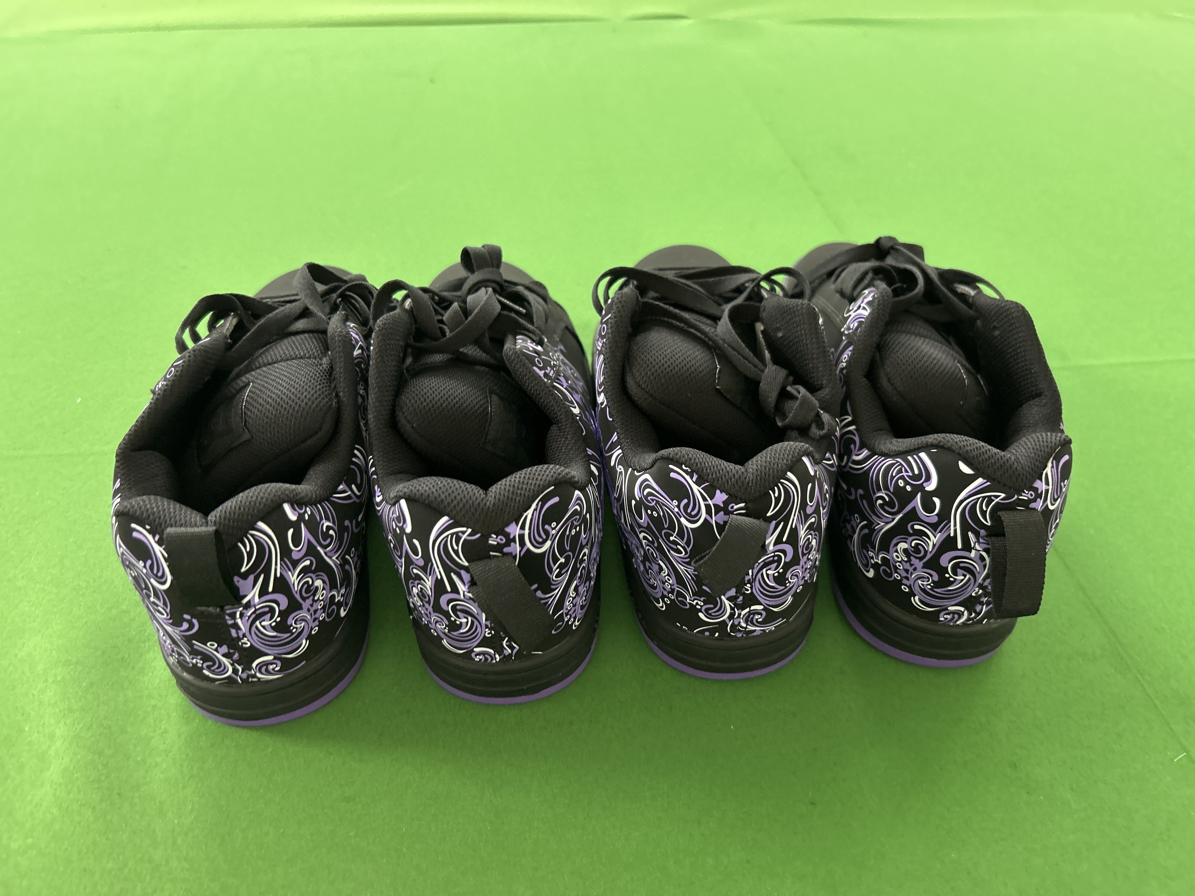 Foto QC 3 de DC Court Graffik Low Black Pink Pattern 300678