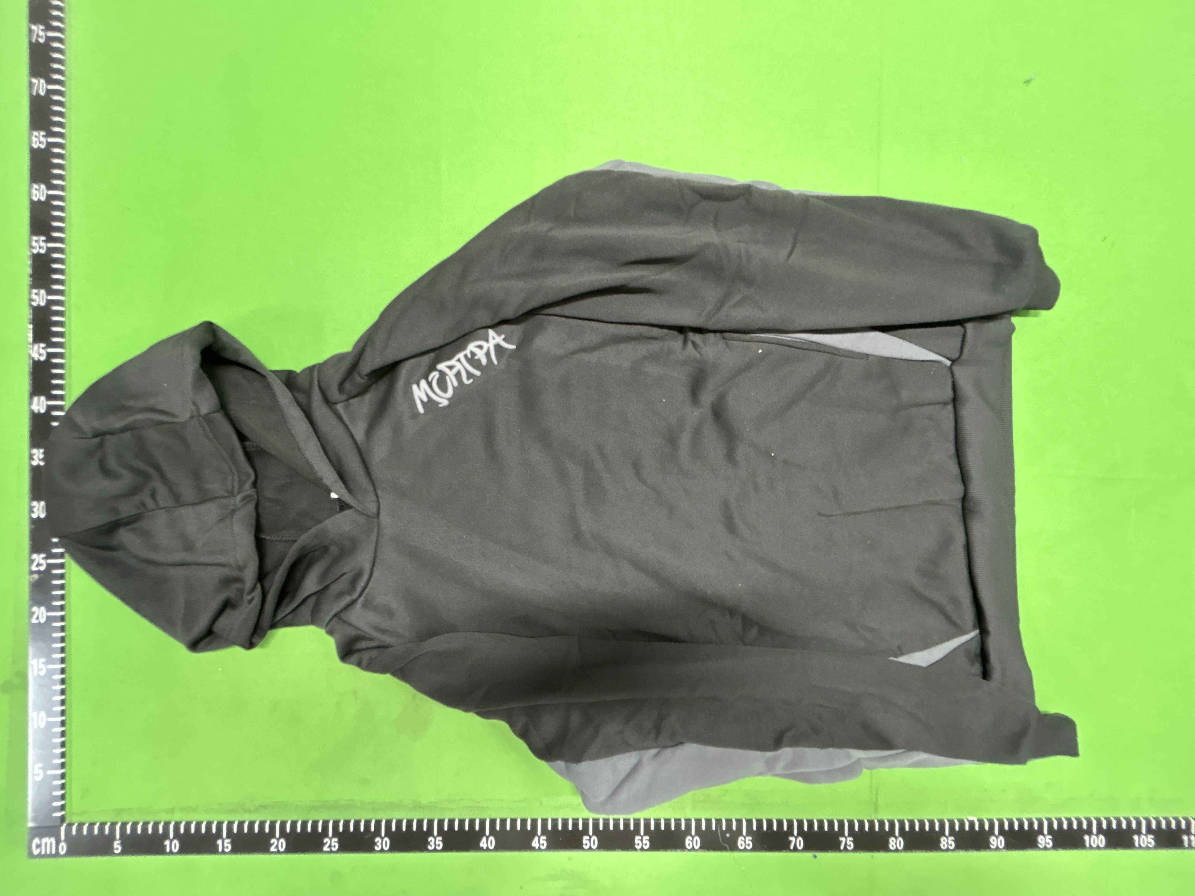 Foto QC 2 de Mertra Split Panel Sweat Shorts Grey