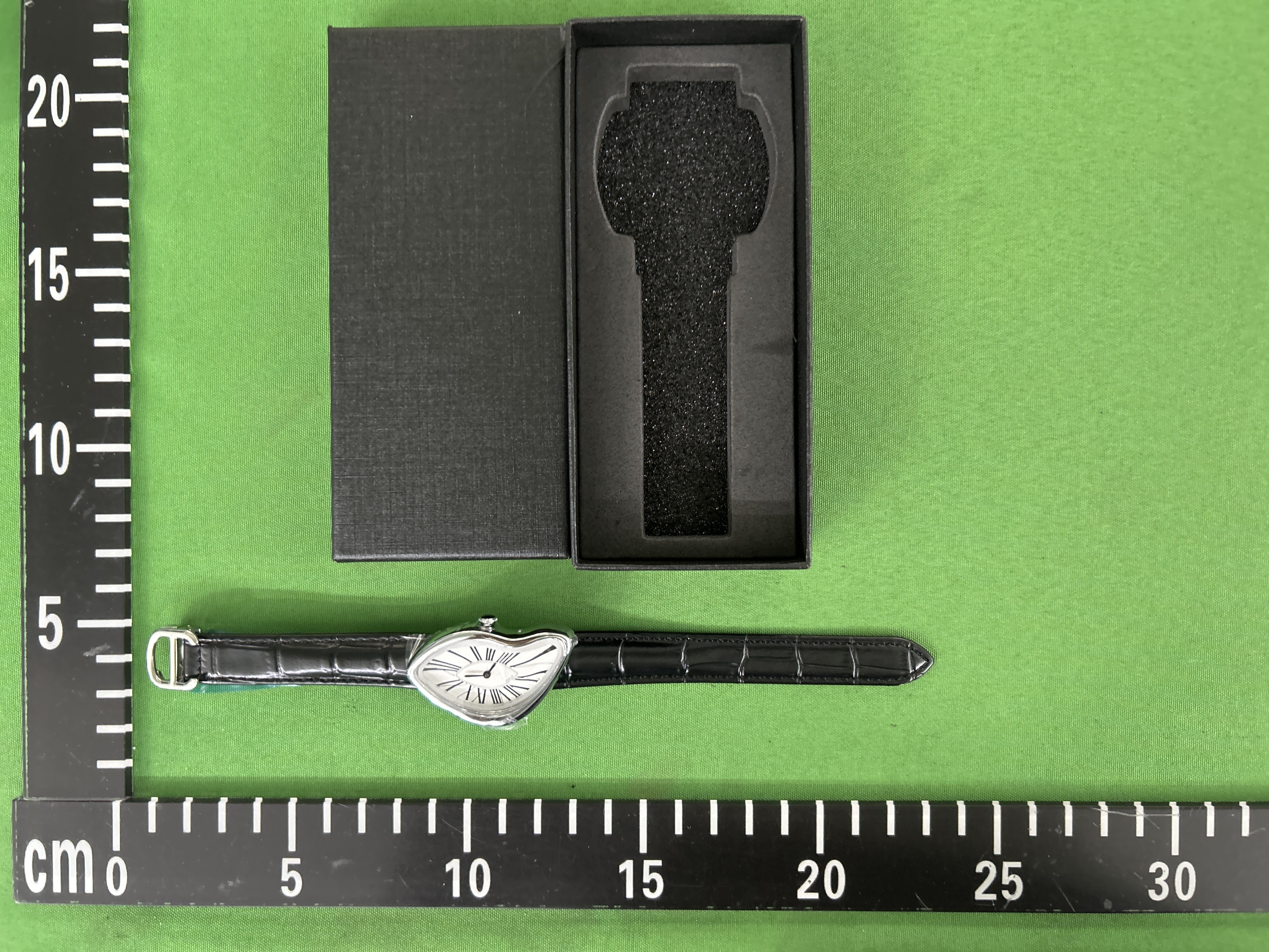 Foto QC 4 de Unbranded Y2K Melting Twist Skeleton Watch