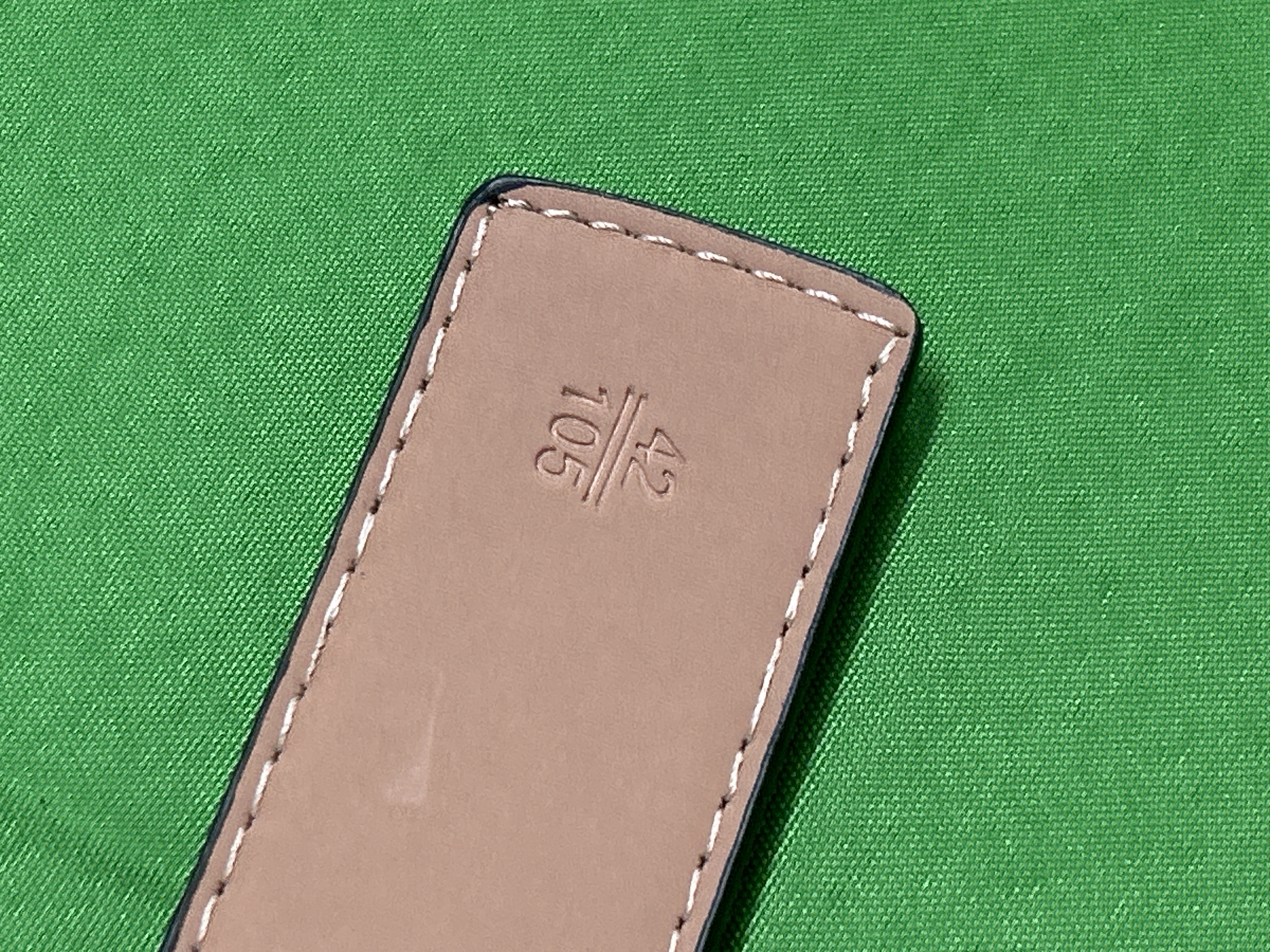 Foto QC 4 de Louis Vuitton LV Initiales Reversible Belt Monogram Eclipse