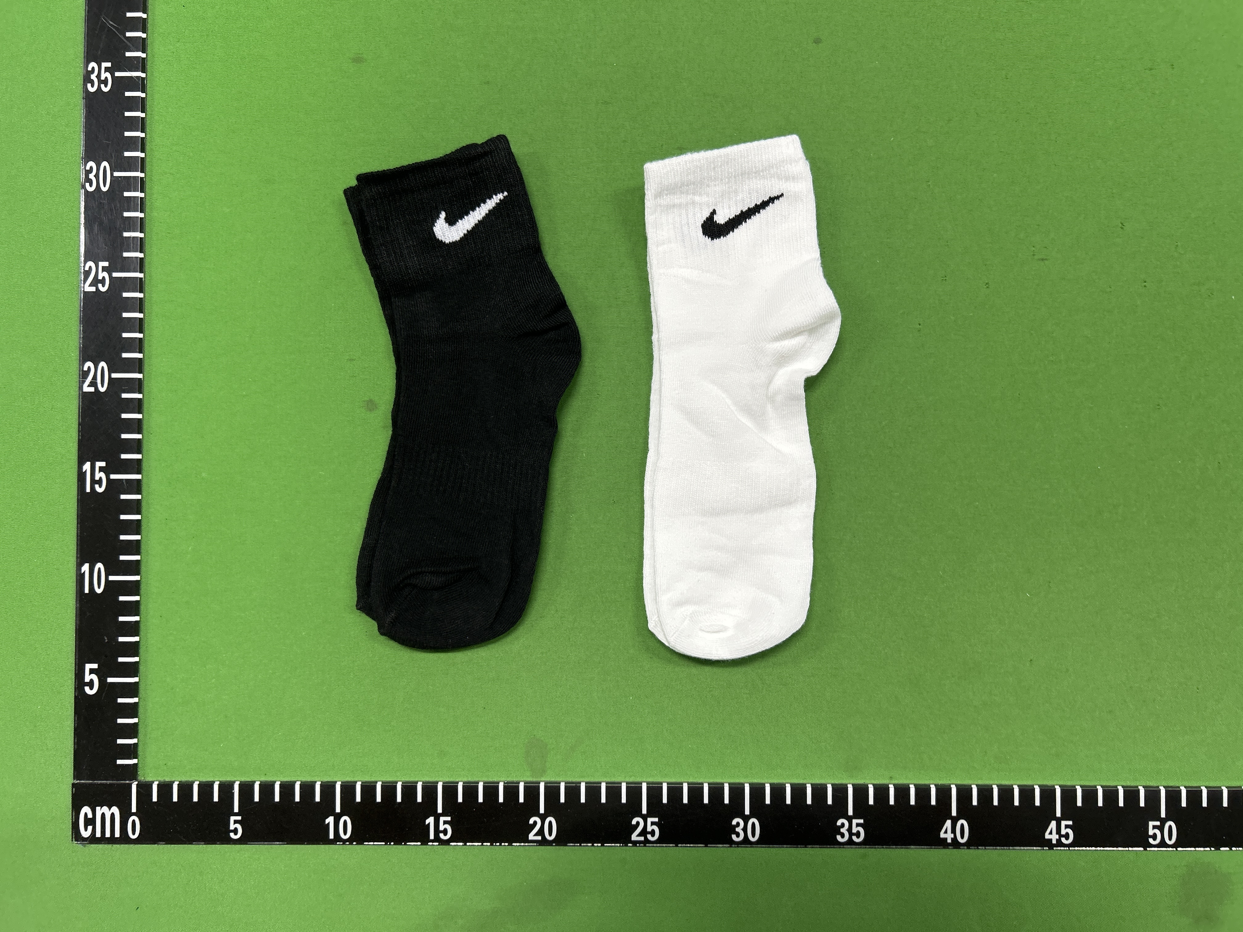 Foto QC 3 de Nike Everyday Crew Socks Black White Grey