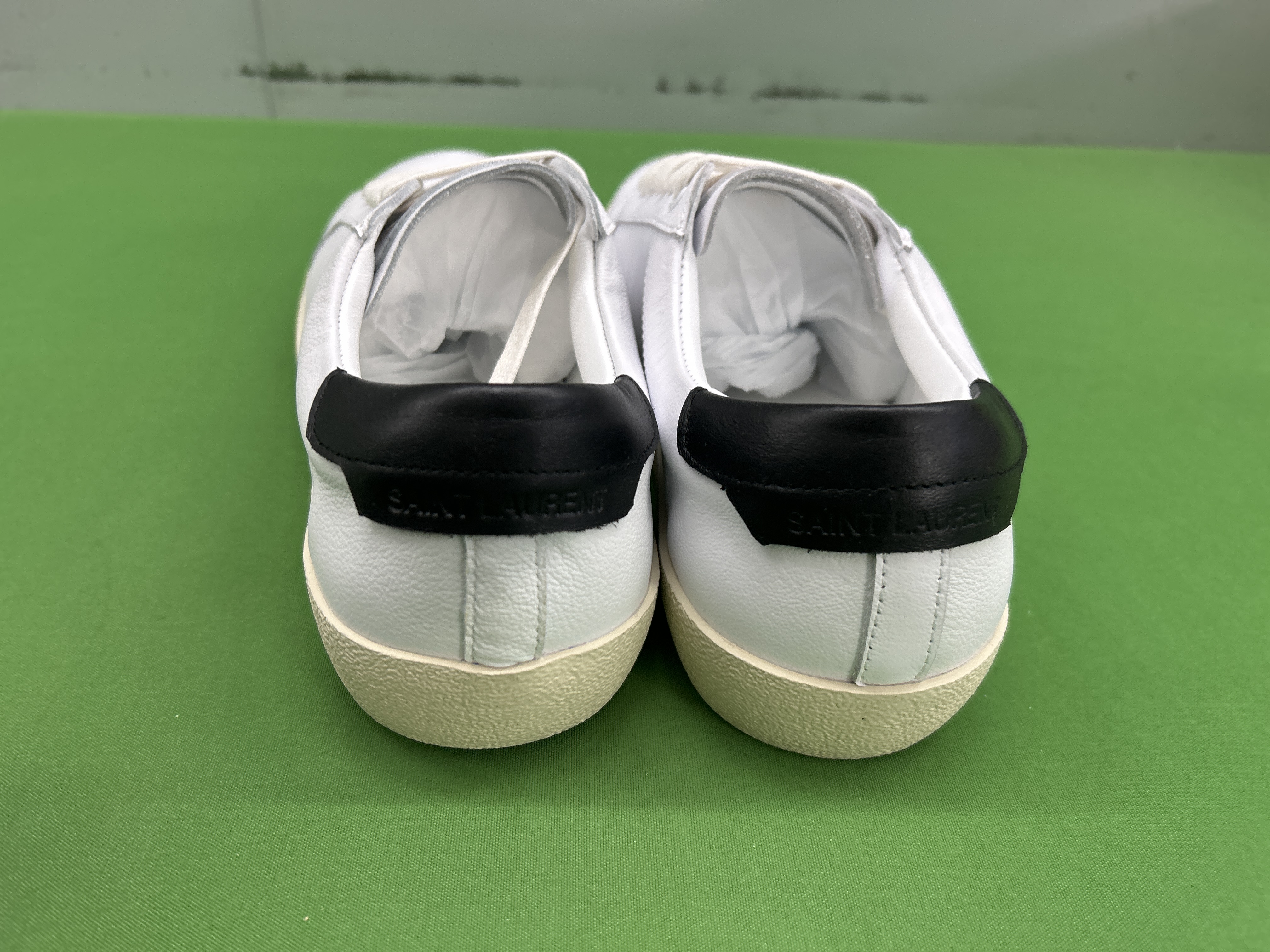 Foto QC 8 de Saint Laurent Court Classic SL/06 Leather Low White Pearl Blue