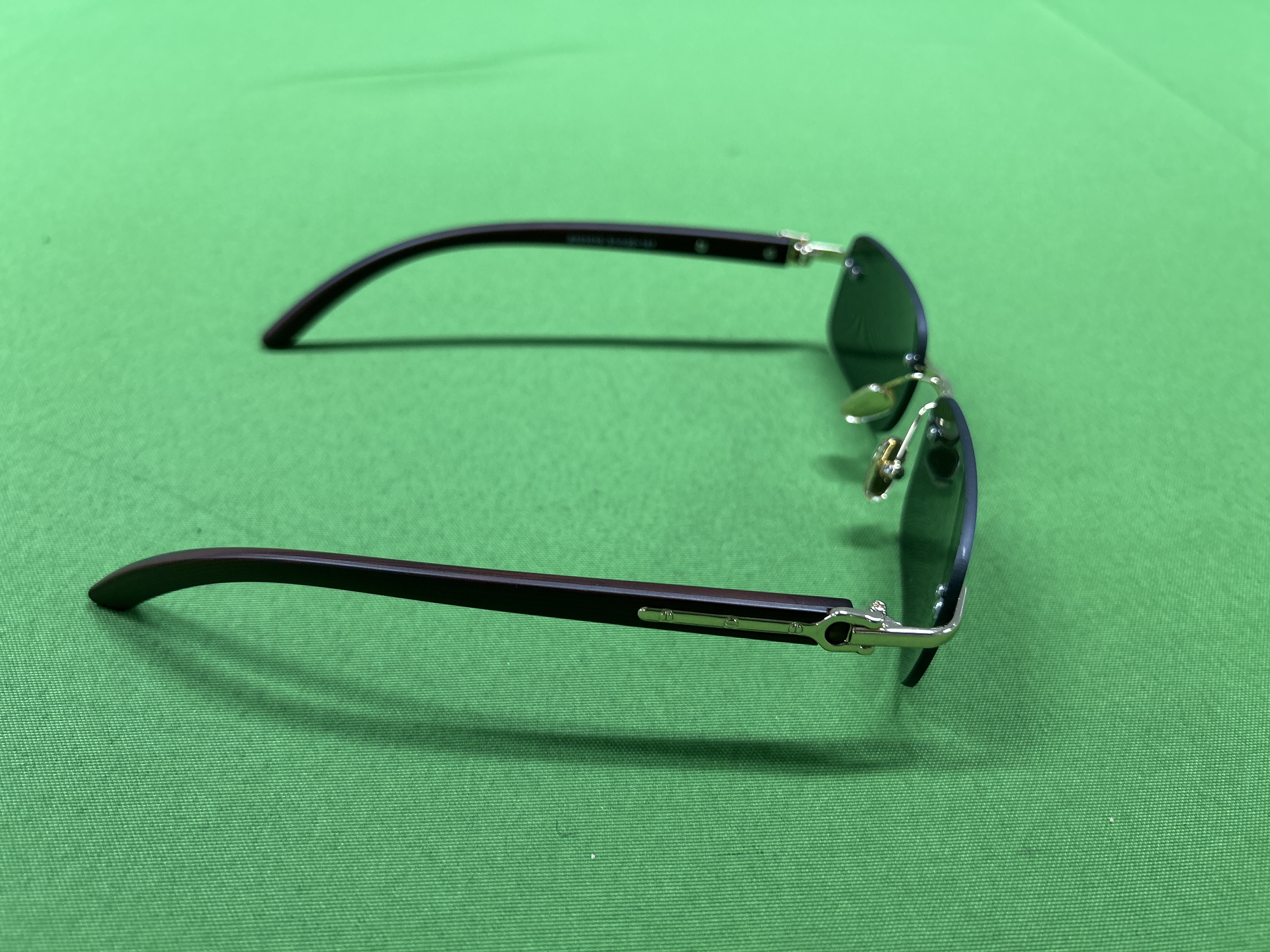 Foto QC 5 de Cartier C Décor Rectangular Rimless Metal Wood Sunglasses Gold Brown Grey