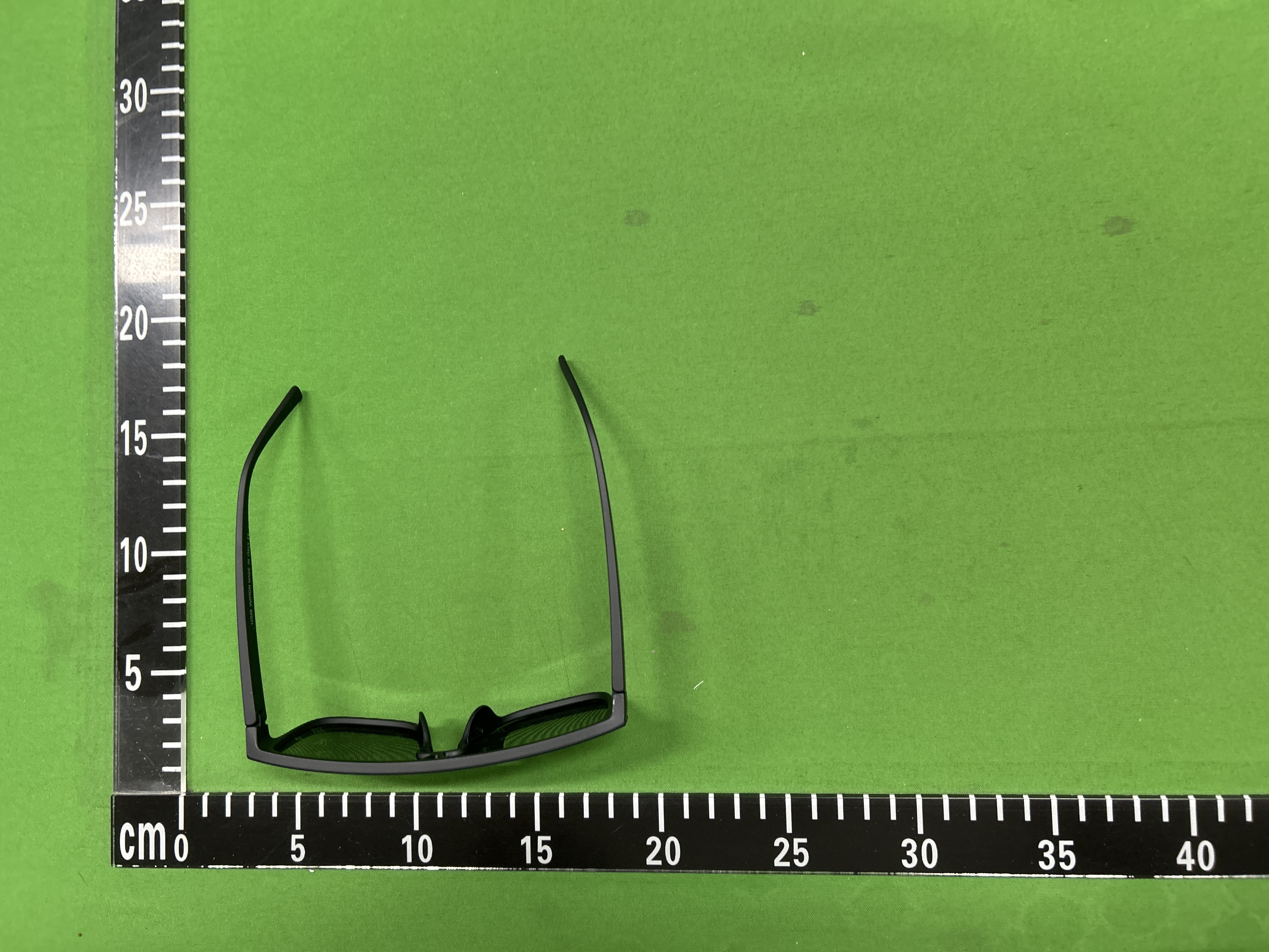 Foto QC 4 de Louis Vuitton Waimea Mask-Frame Acetate Sunglasses White Grey Monogram (Z1083W)