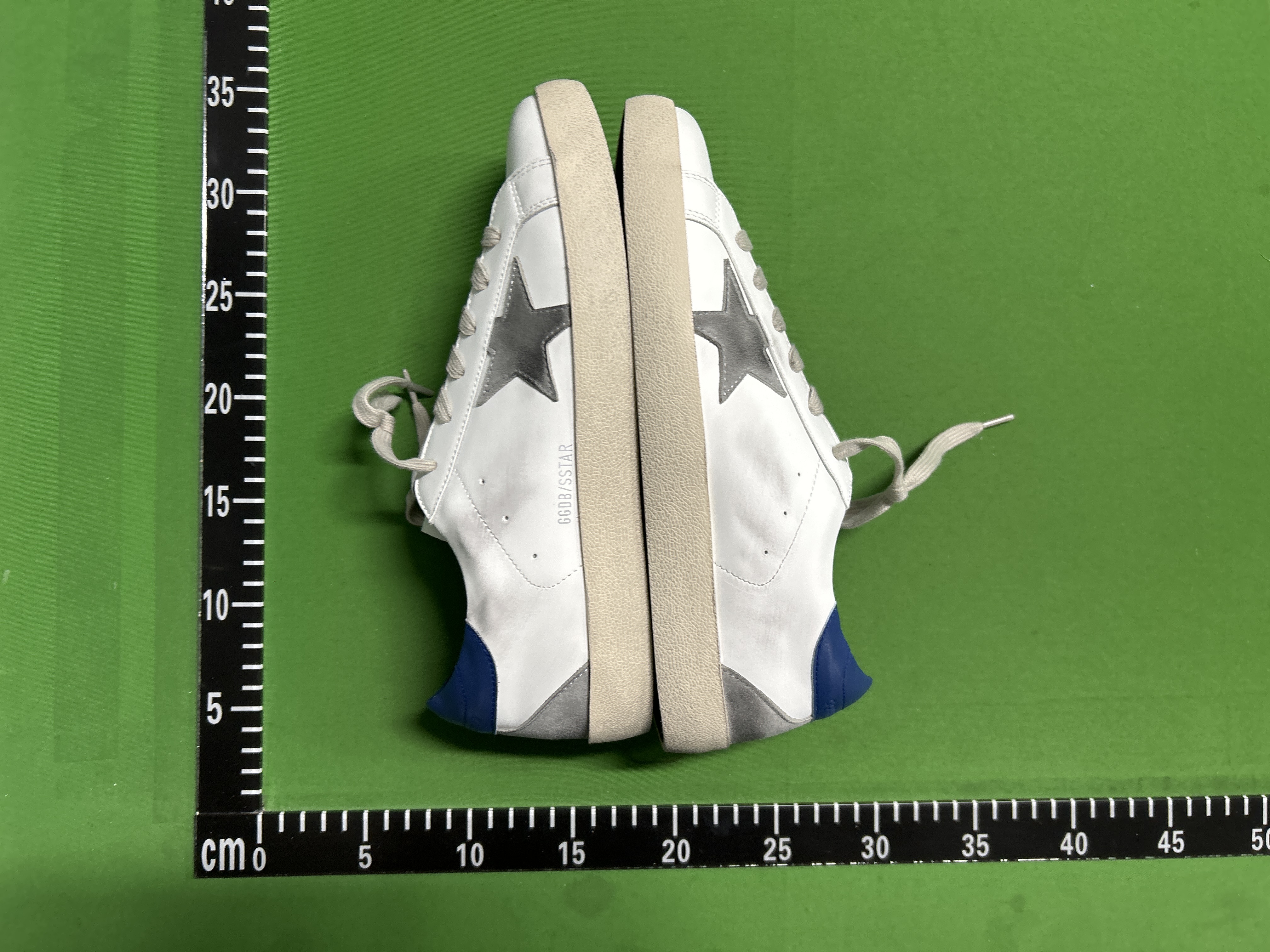 Foto QC 4 de Golden Goose Super-Star Low White Red Suede Star Dark Green Heel Tab GMF00102.F003987.11357