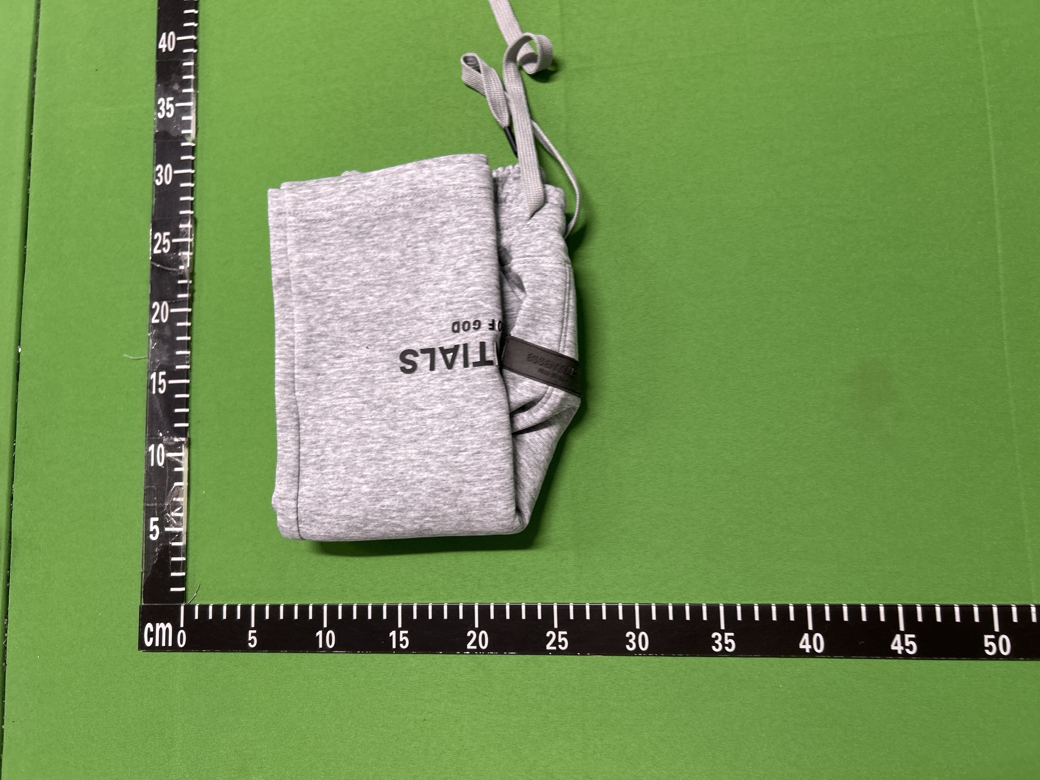 Foto QC 1 de Fear of God Essentials Sweat Shorts Logo Heather Grey
